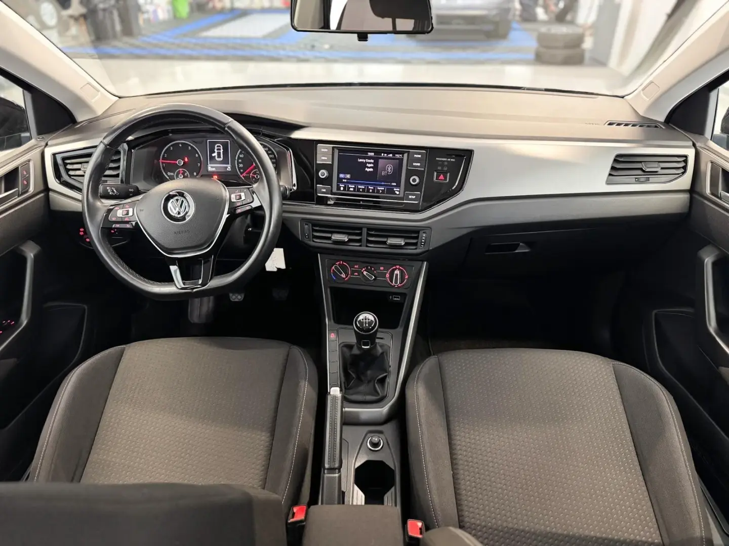 Volkswagen Polo 1.0 TSI Confortline 5