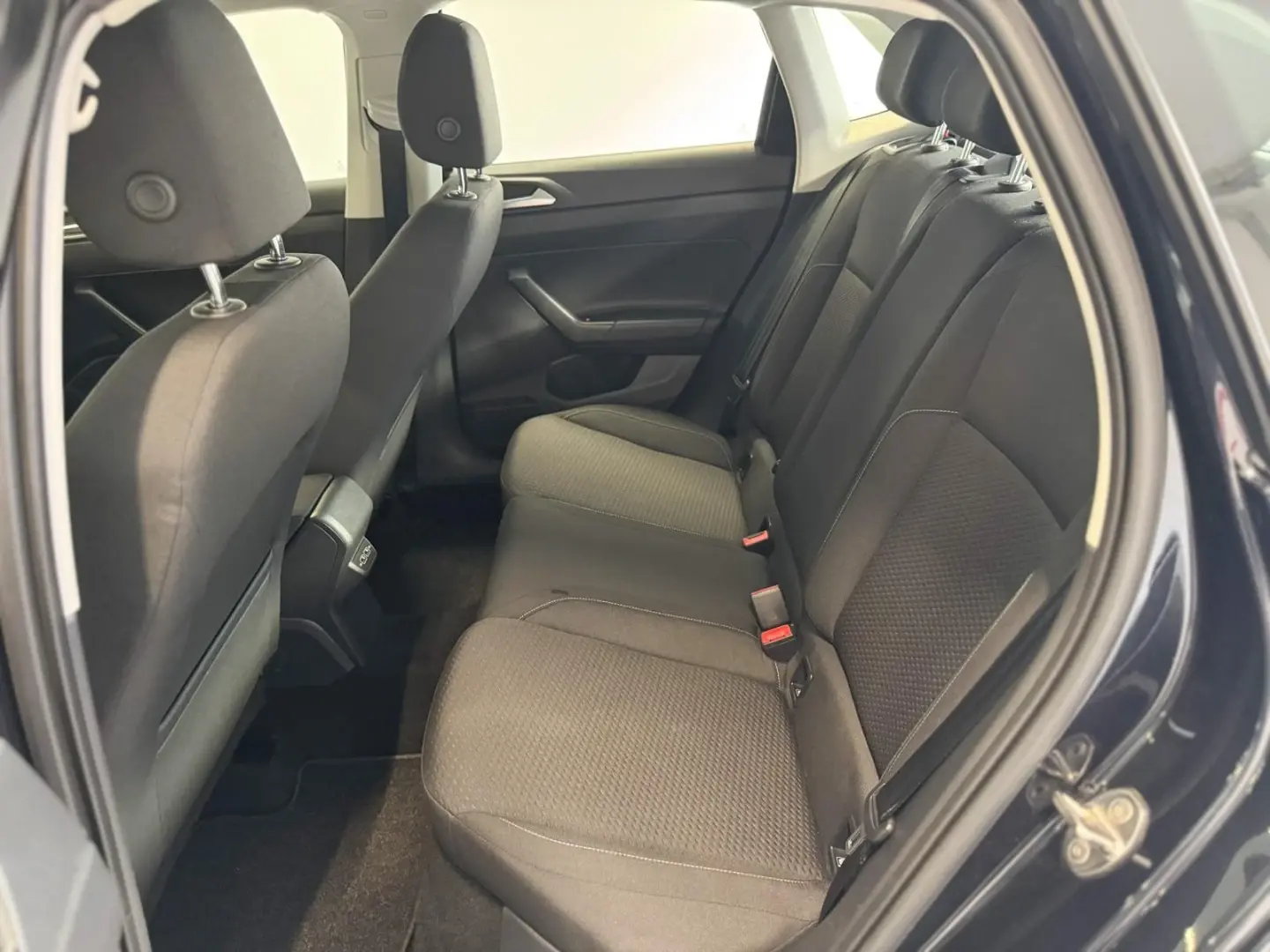 Volkswagen Polo 1.0 TSI Confortline 8
