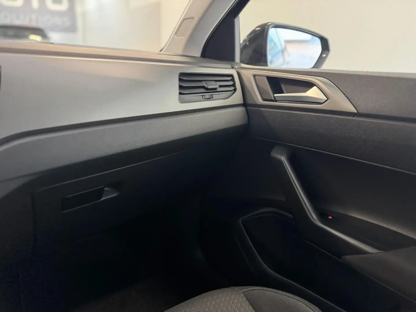 Volkswagen Polo 1.0 TSI Confortline 27