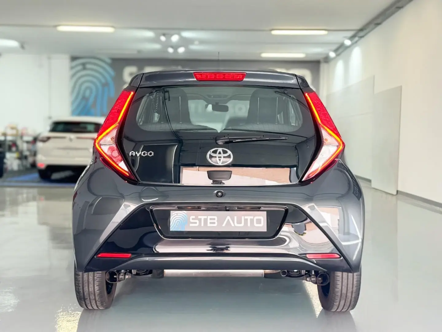 Toyota Aygo 1.0 X-Play Plus MM 15