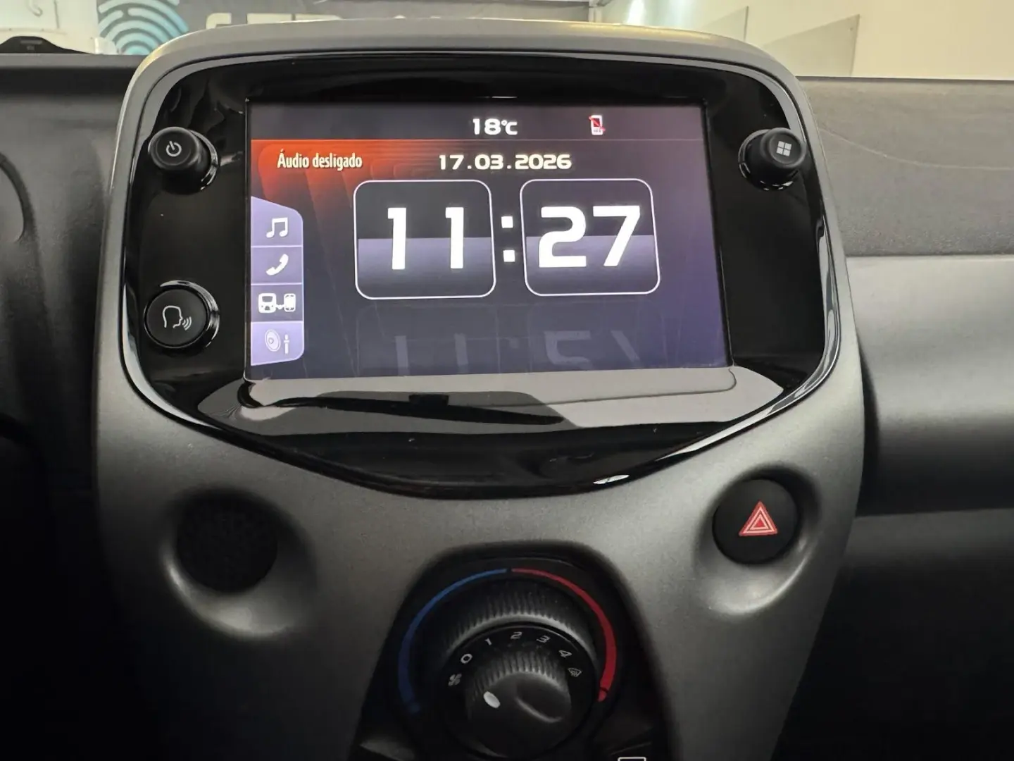 Toyota Aygo 1.0 X-Play Plus MM 18