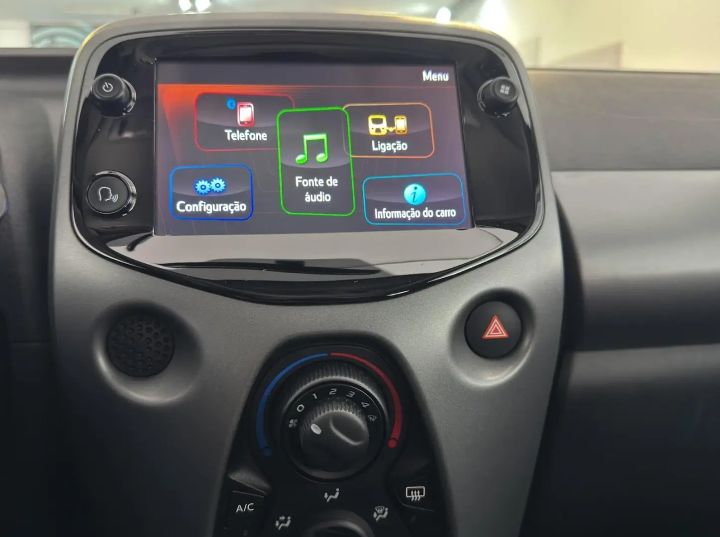 Toyota Aygo 1.0 X-Play Plus MM 19