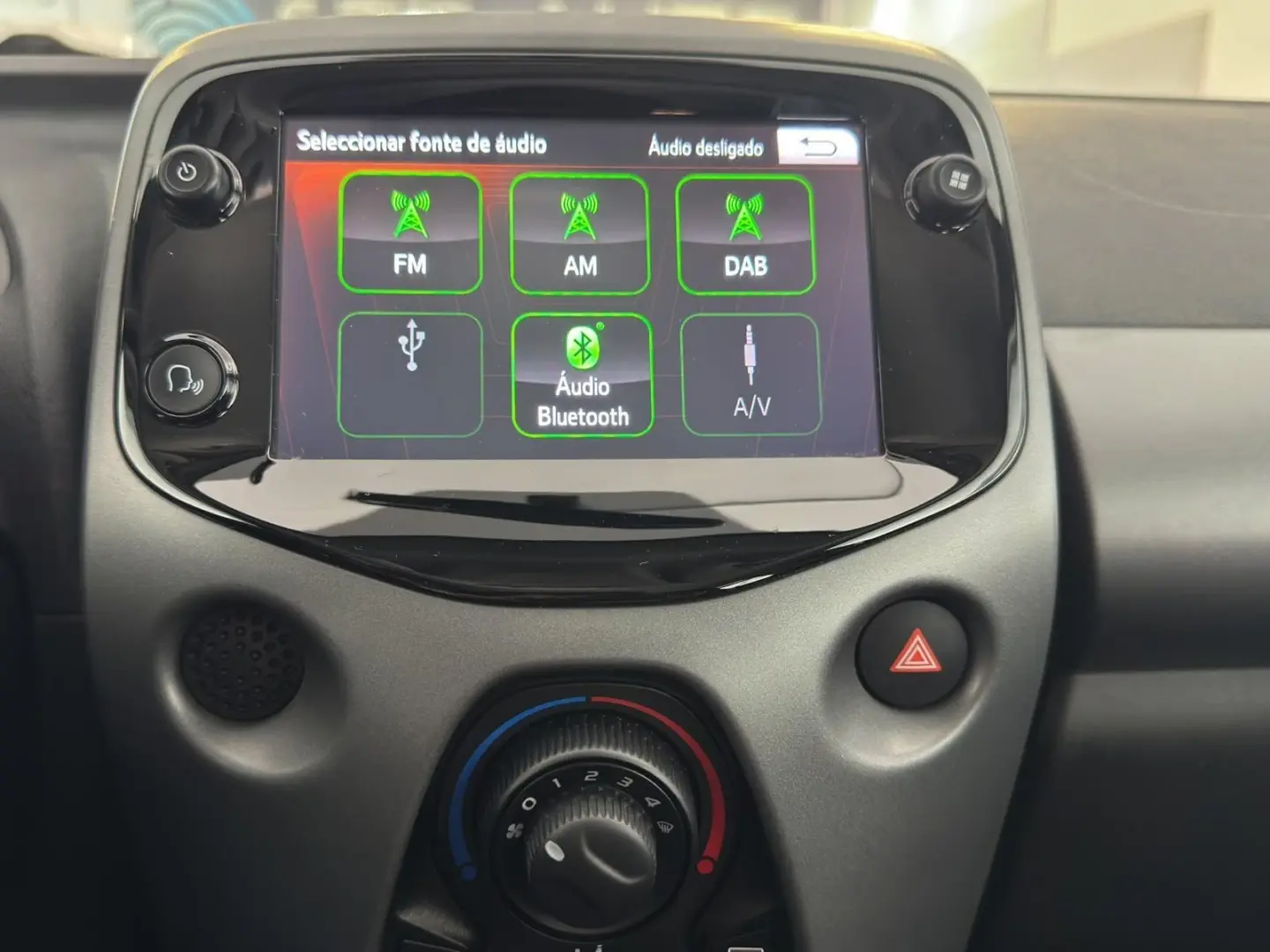 Toyota Aygo 1.0 X-Play Plus MM 23