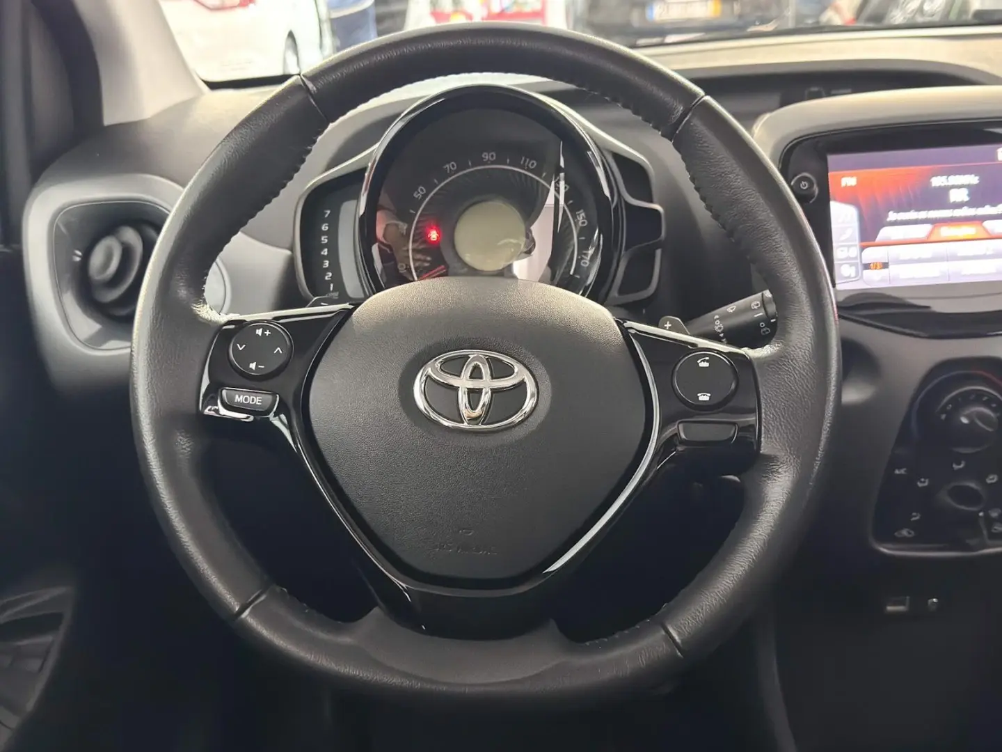 Toyota Aygo 1.0 X-Play Plus MM 27