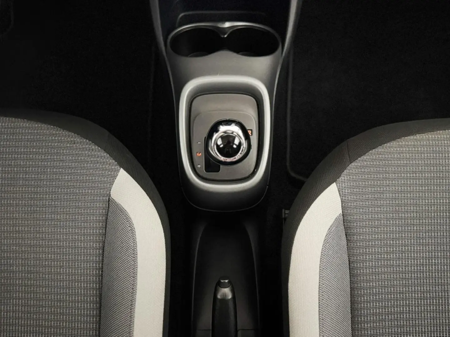 Toyota Aygo 1.0 X-Play Plus MM 29