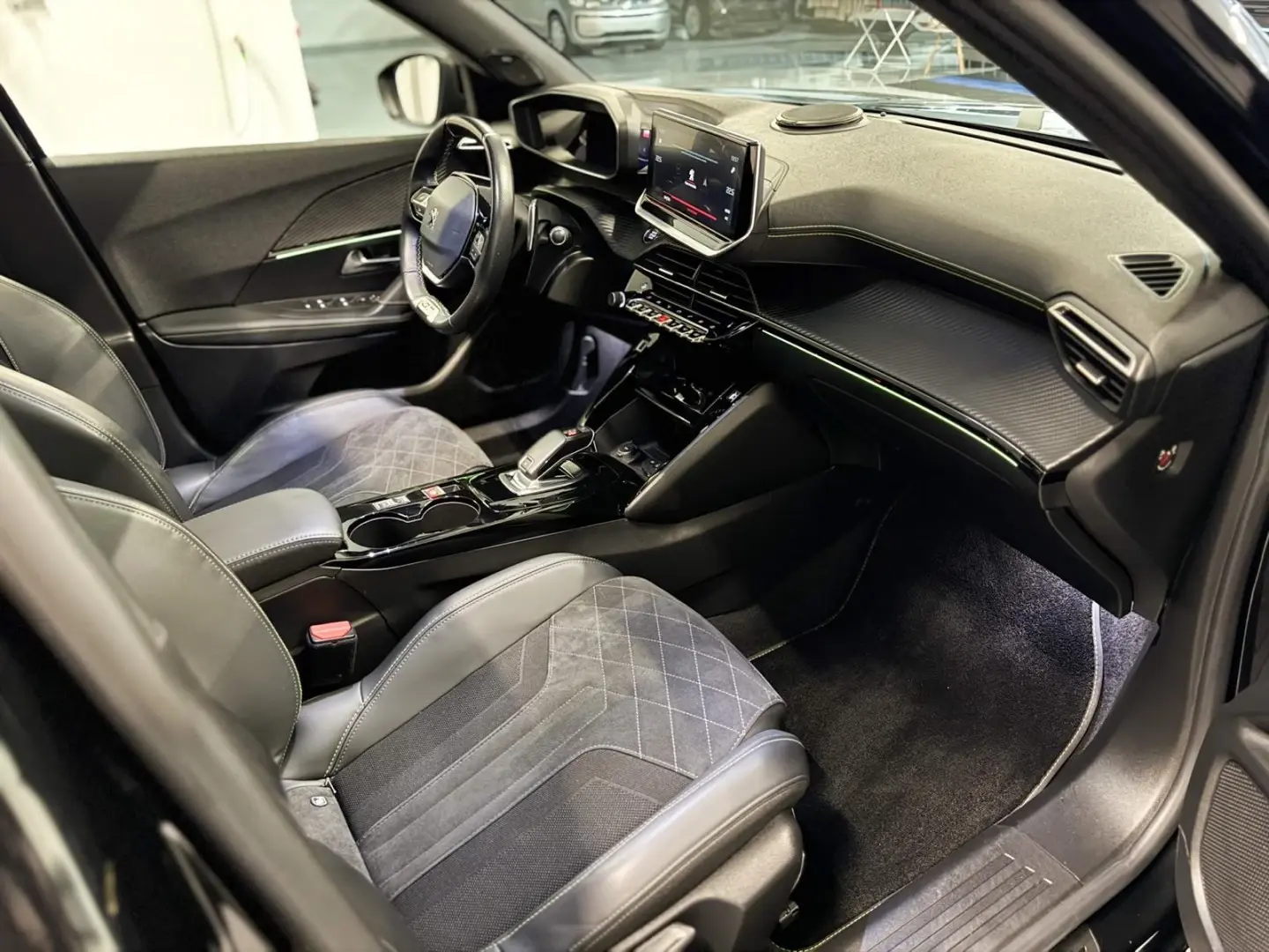 Peugeot 2008 1.2 PureTech GT Pack EAT8 7