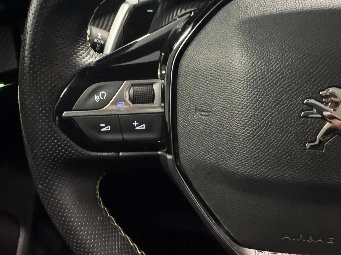 Peugeot 2008 1.2 PureTech GT Pack EAT8 21