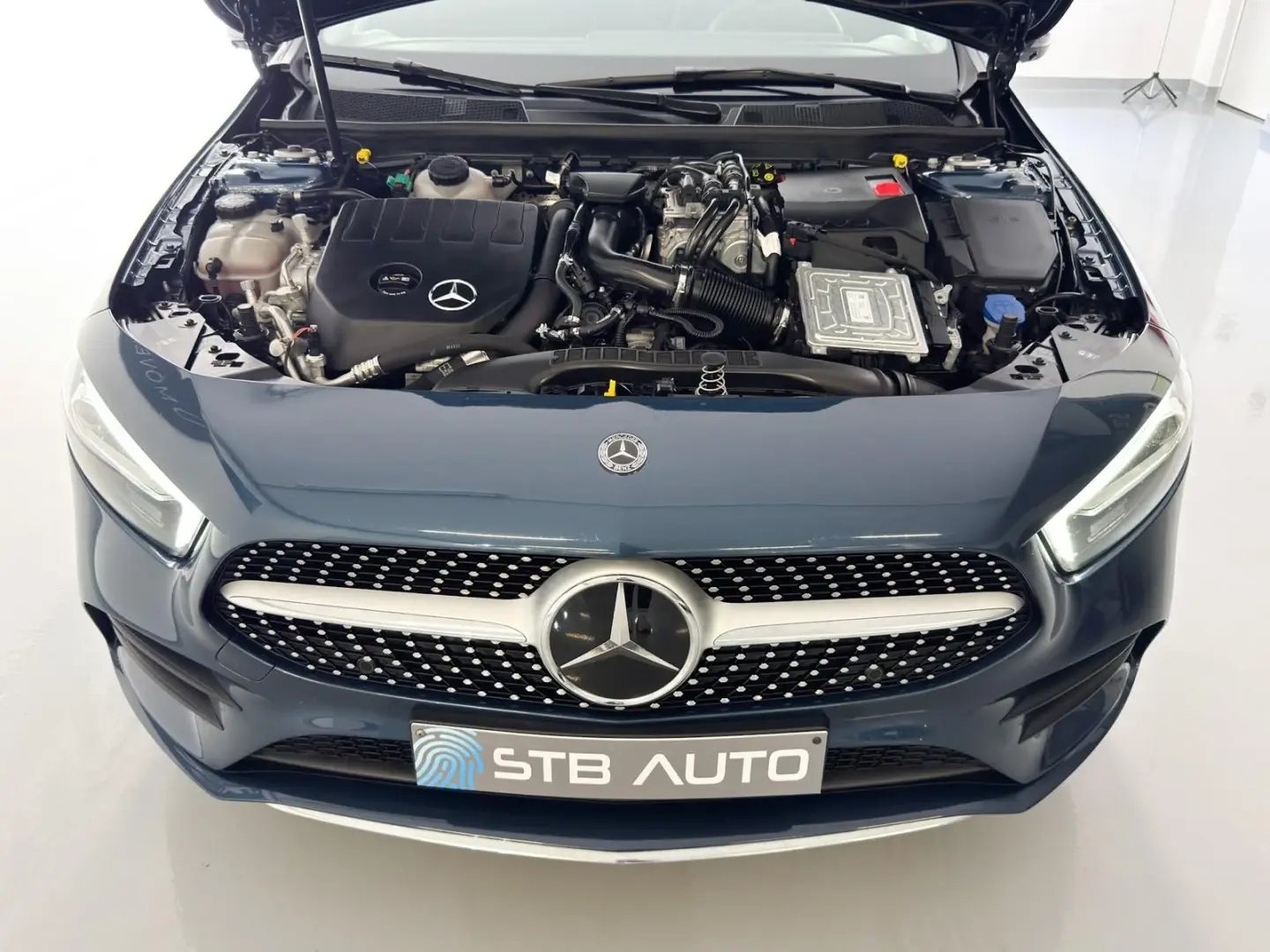 Mercedes-Benz A 250 e AMG Line 47