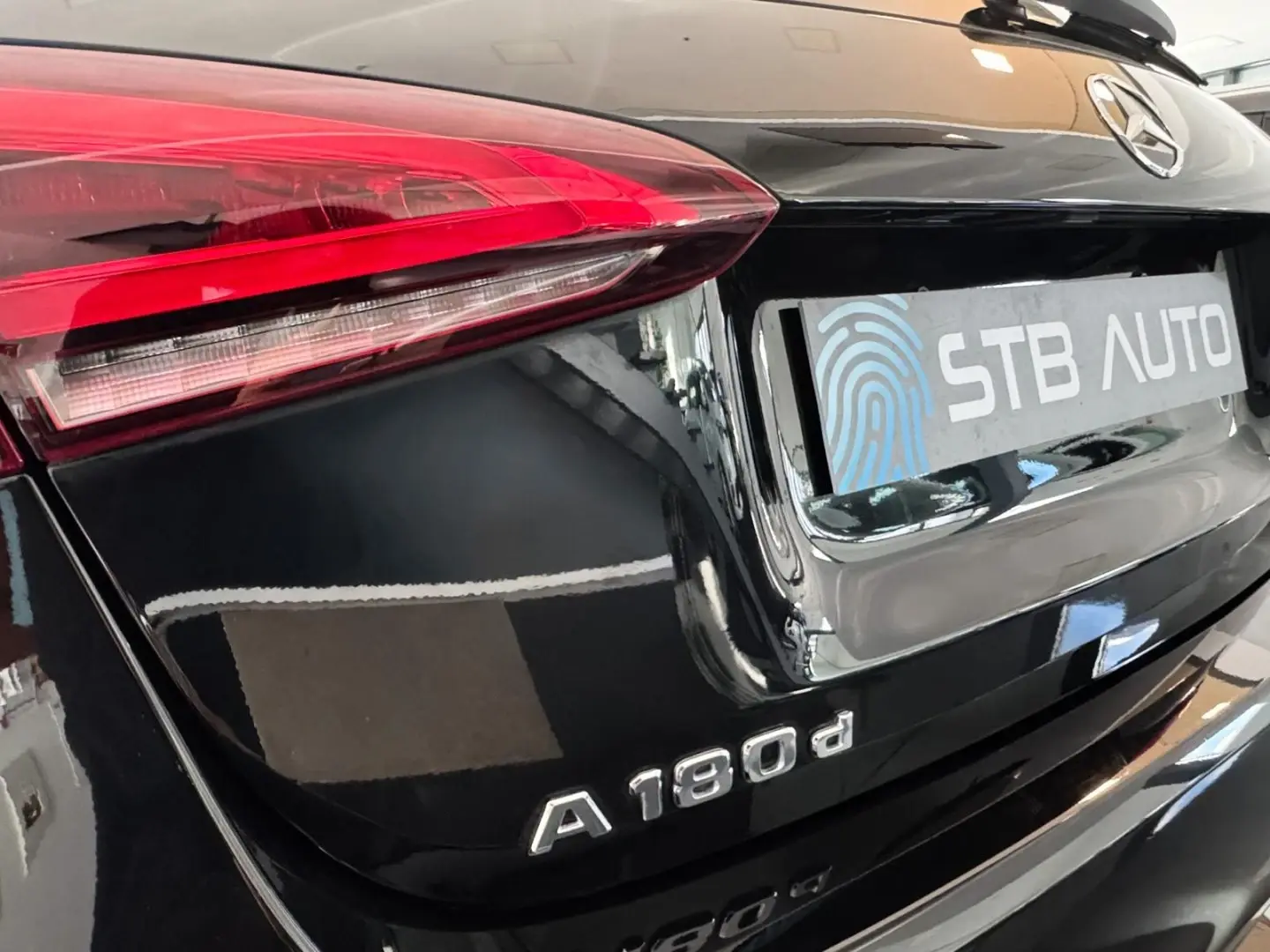 Mercedes-Benz A 180 d Style Plus Aut. 27