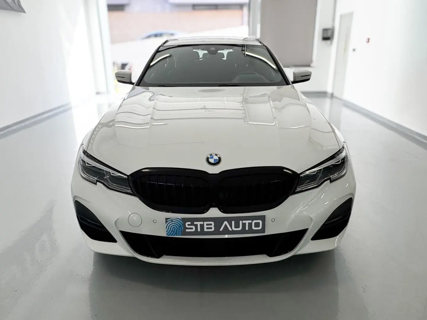 BMW 320 e Touring xDrive Auto Sport 3