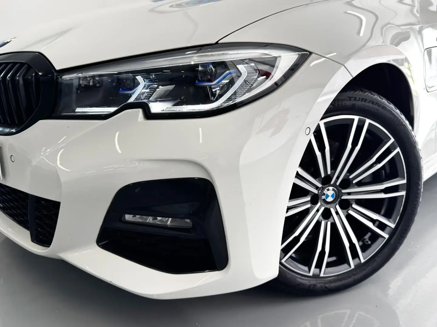 BMW 320 e Touring xDrive Auto Sport 21