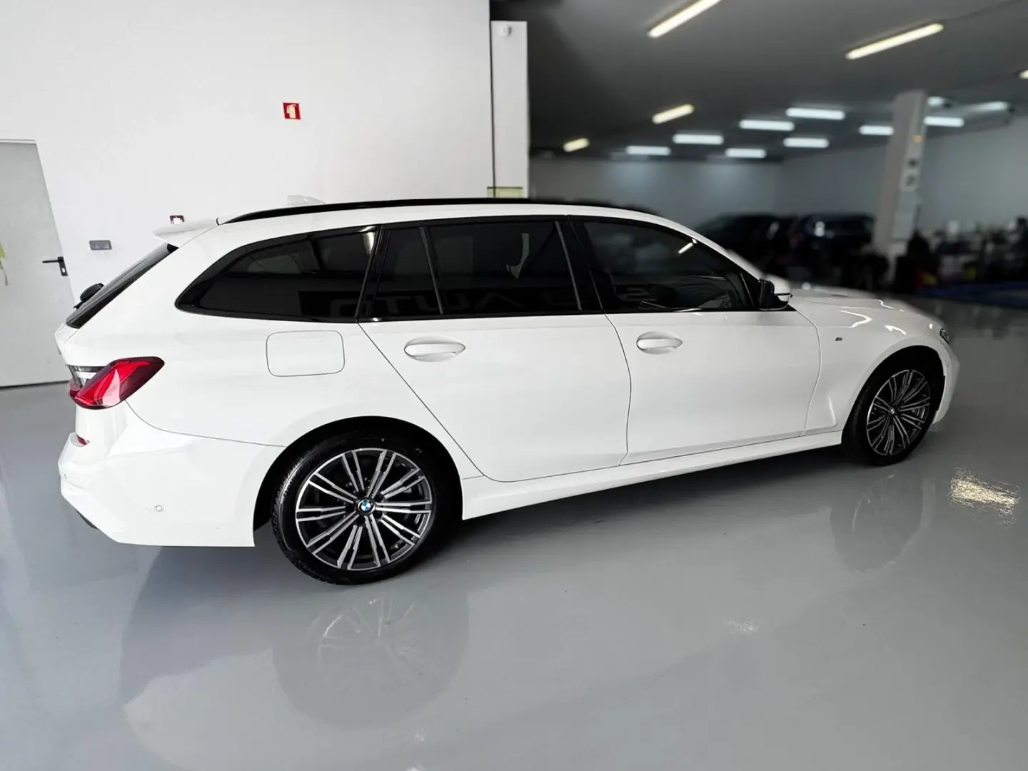 BMW 320 e Touring xDrive Auto Sport 34
