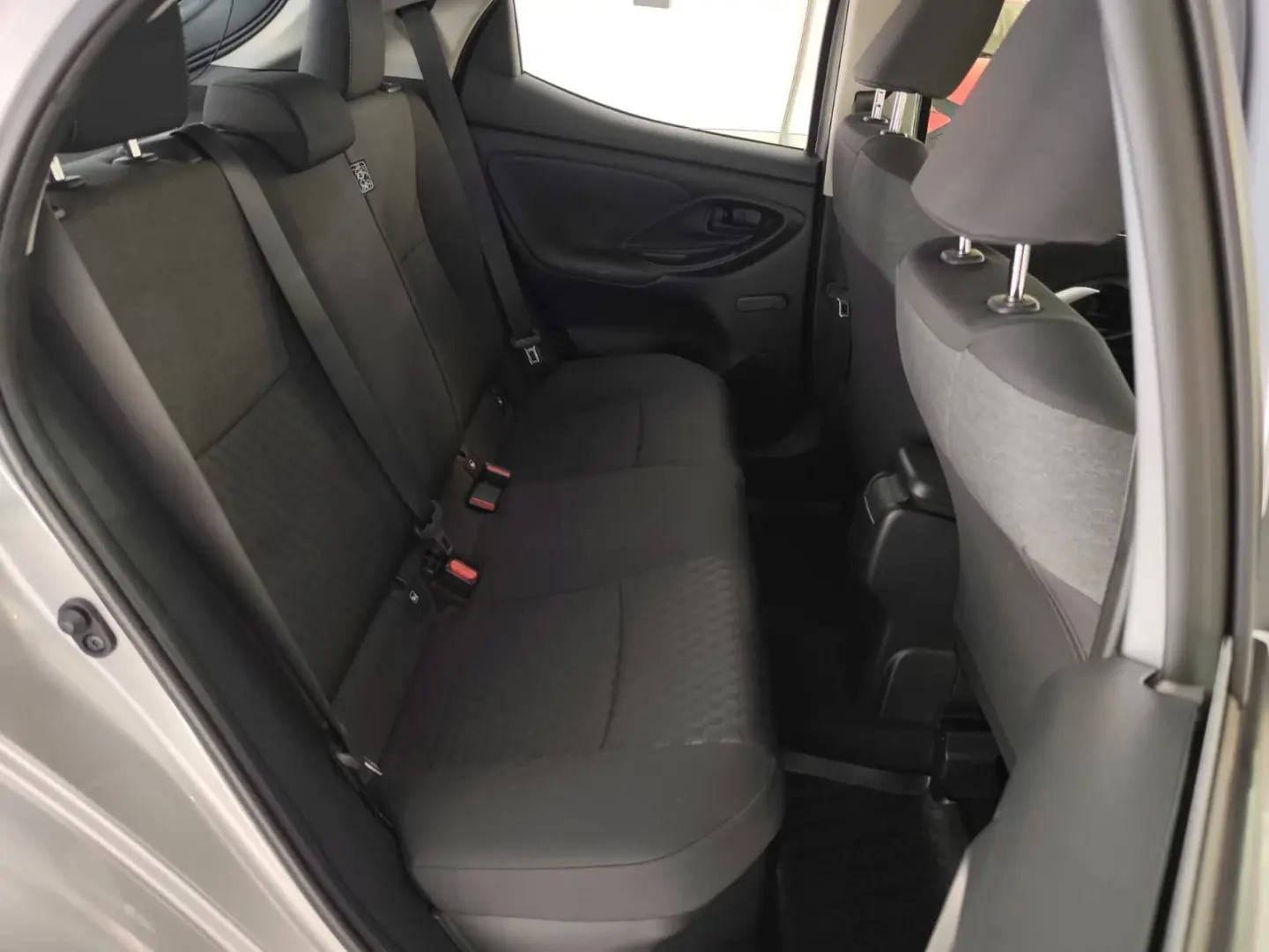 Toyota Yaris 1.5 HDF Comfort Plus 9