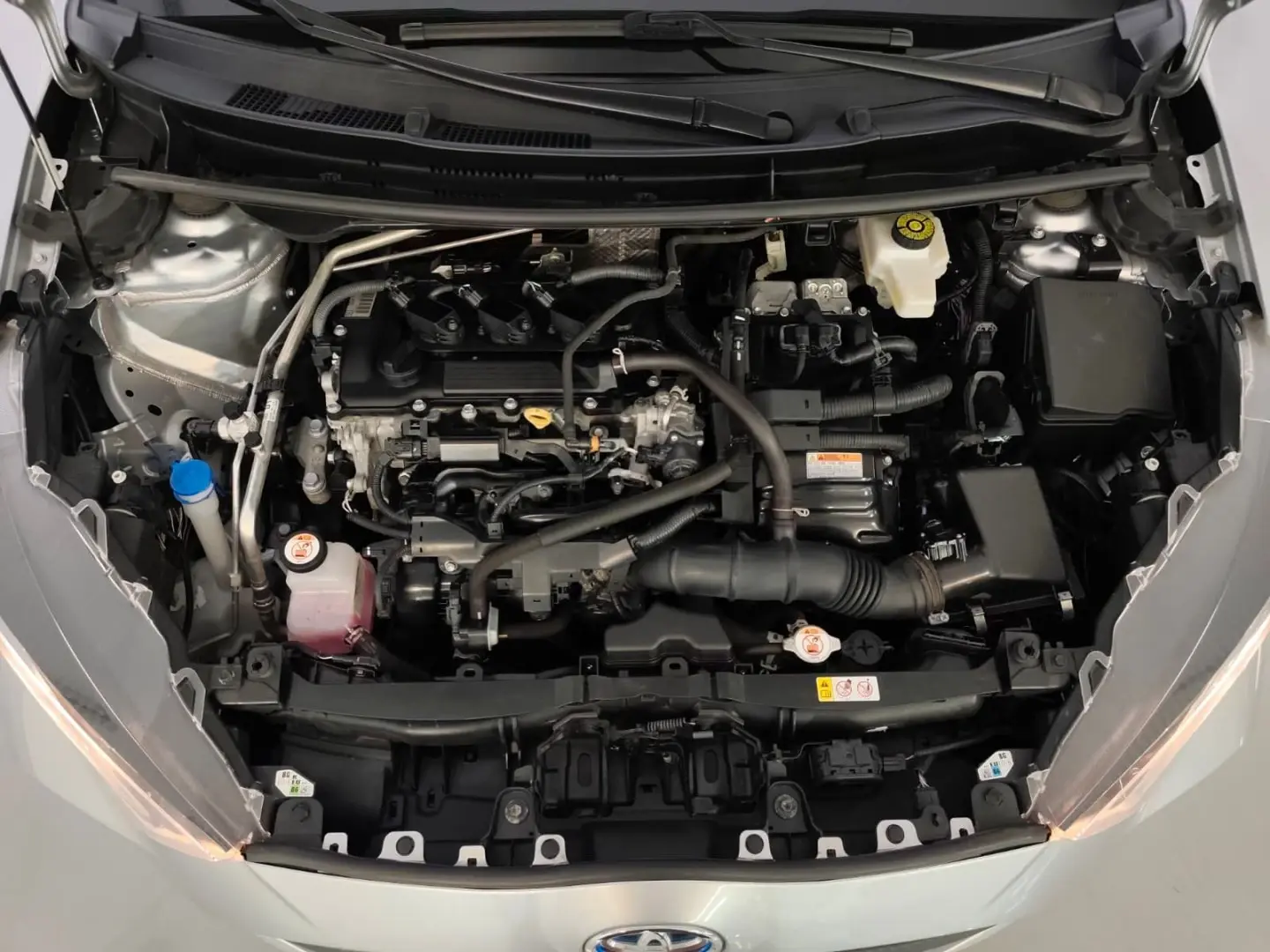 Toyota Yaris 1.5 HDF Comfort Plus 28
