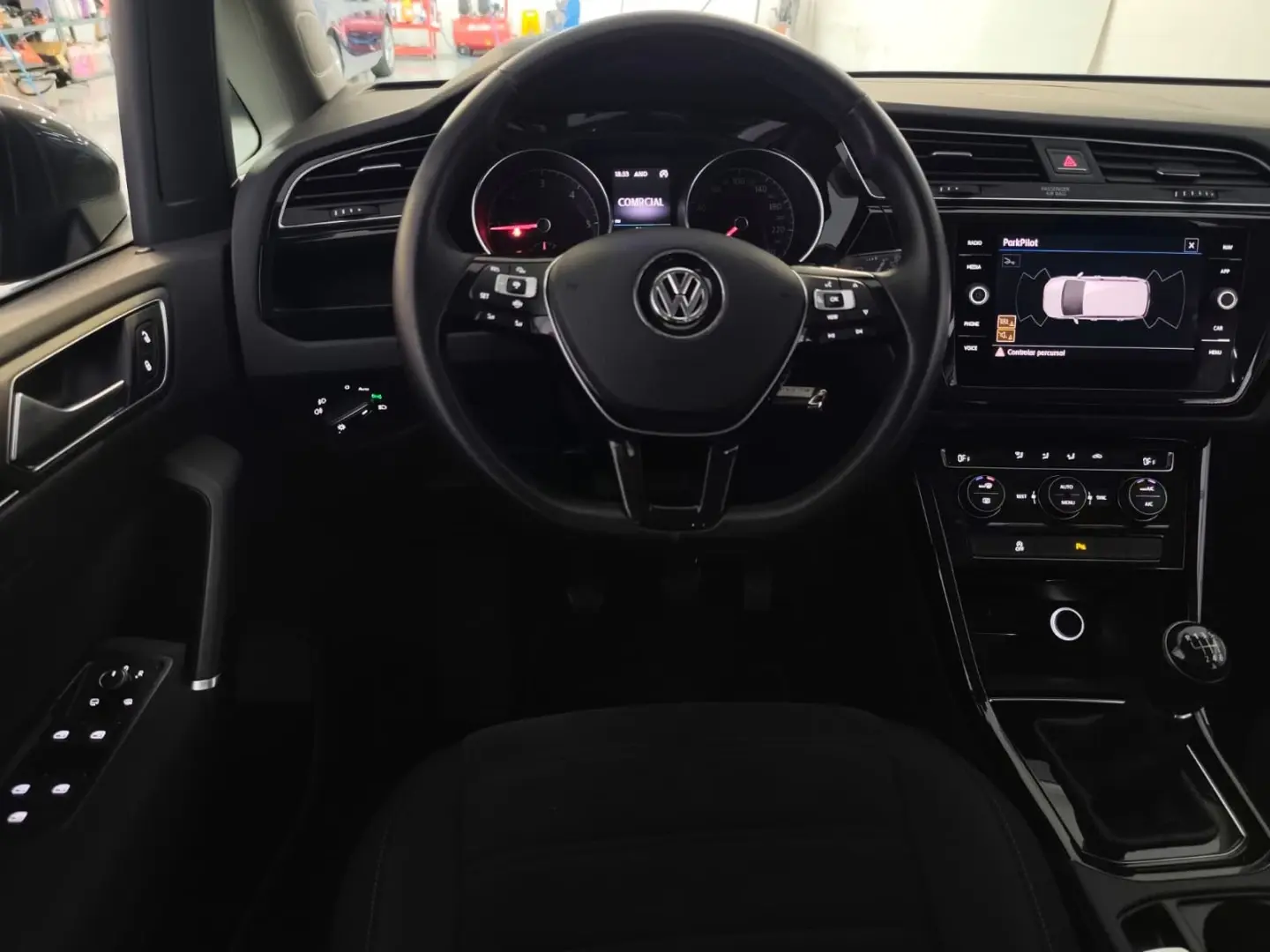 Volkswagen Touran 1.6 TDI Highline 9