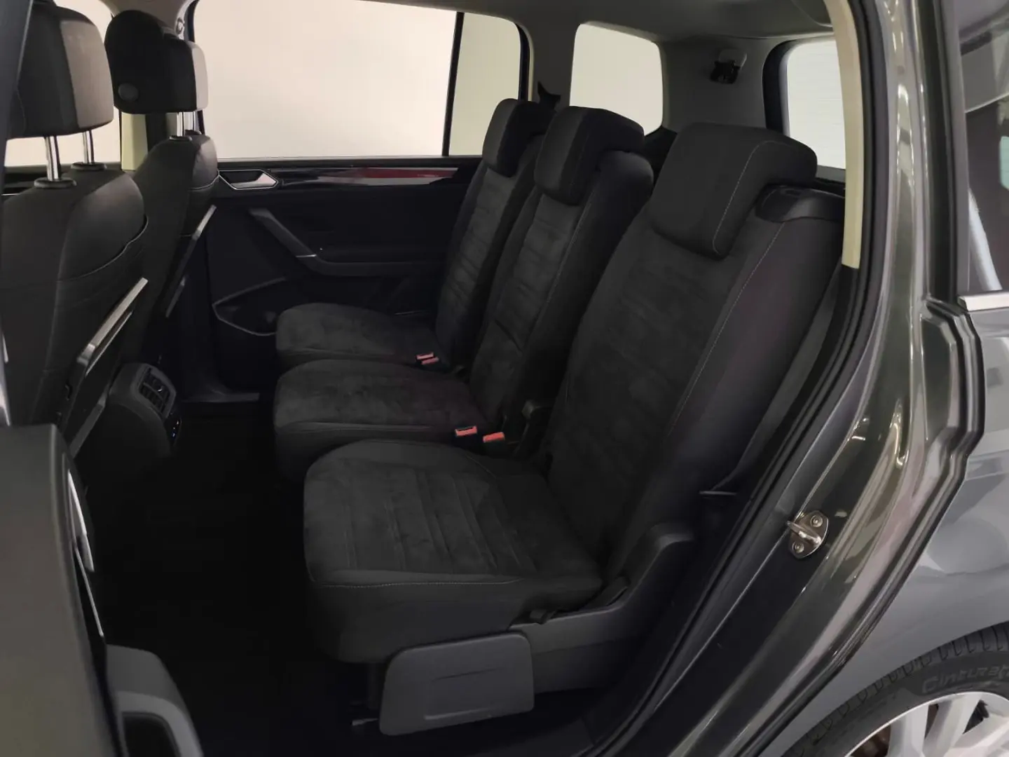 Volkswagen Touran 1.6 TDI Highline 11