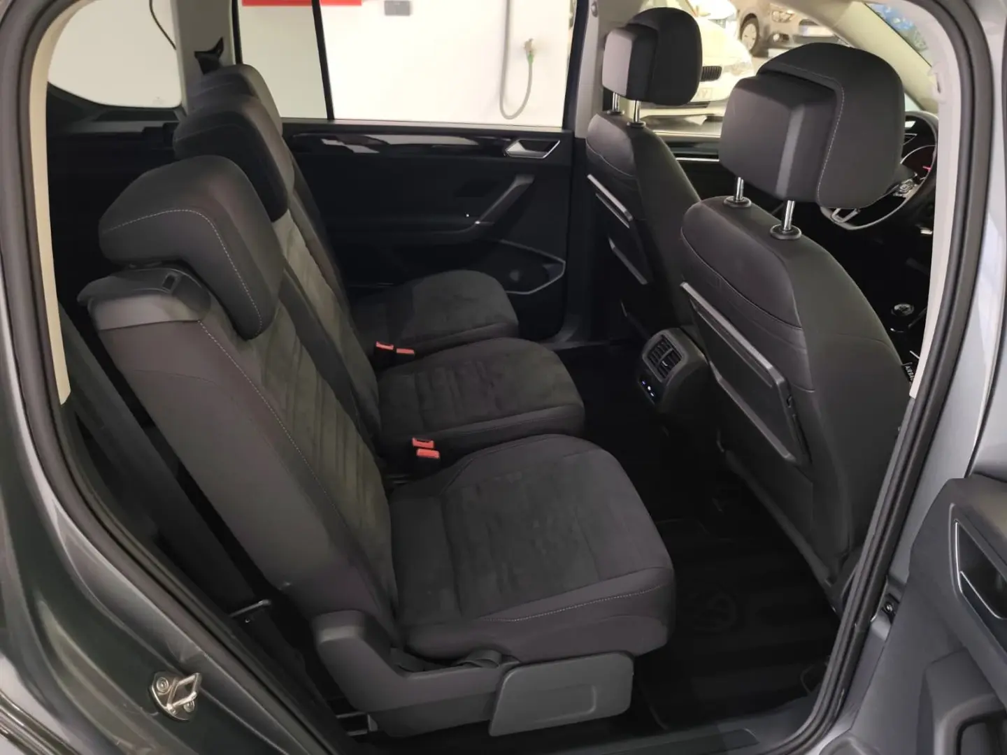 Volkswagen Touran 1.6 TDI Highline 13