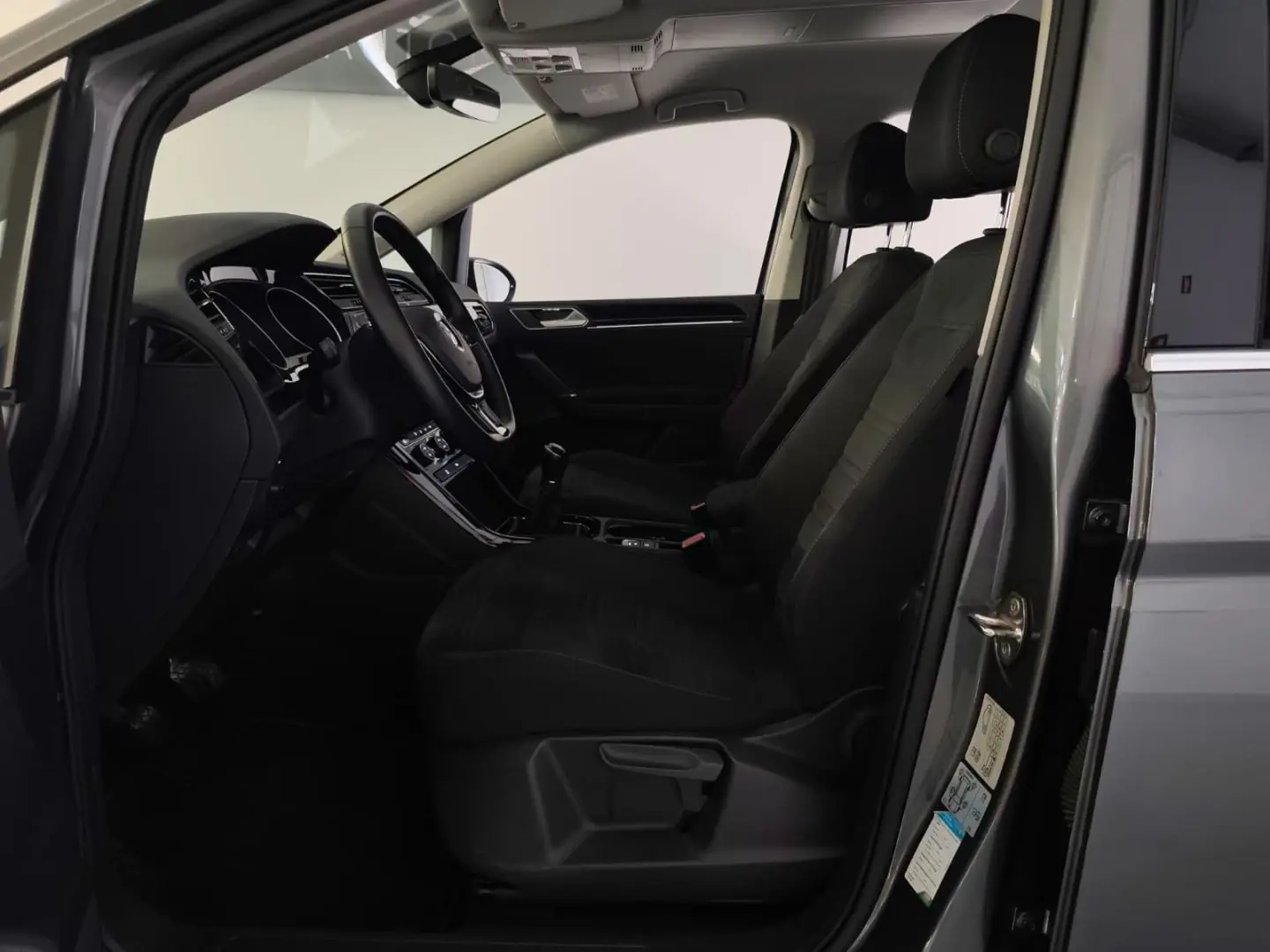 Volkswagen Touran 1.6 TDI Highline 16