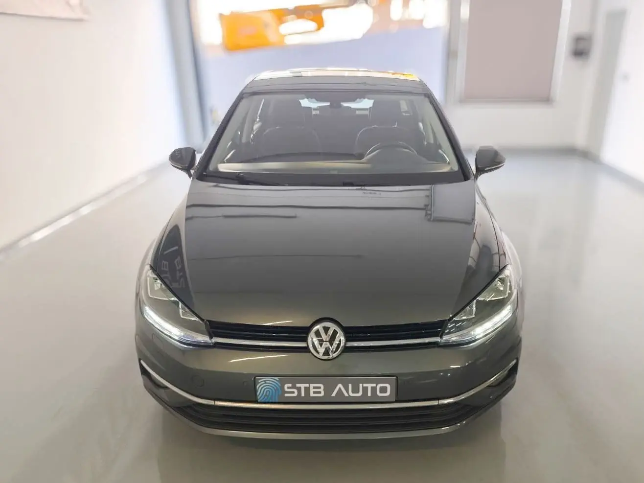 Volkswagen Golf 1.0 TSI Confortline DSG 2