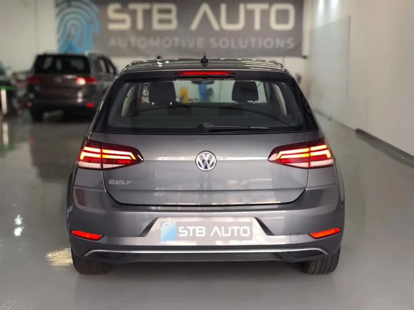 Volkswagen Golf 1.0 TSI Confortline DSG 4