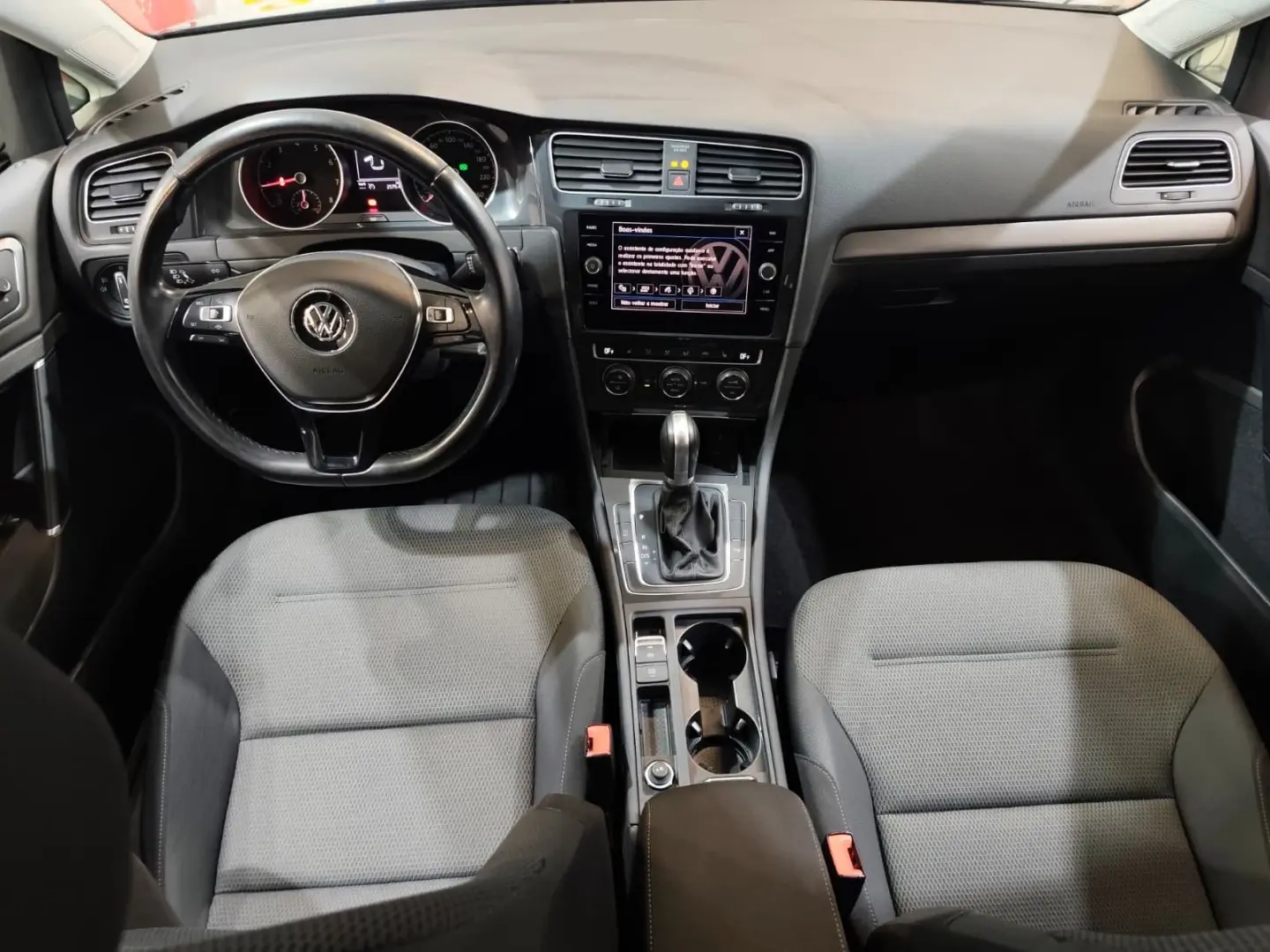 Volkswagen Golf 1.0 TSI Confortline DSG 10