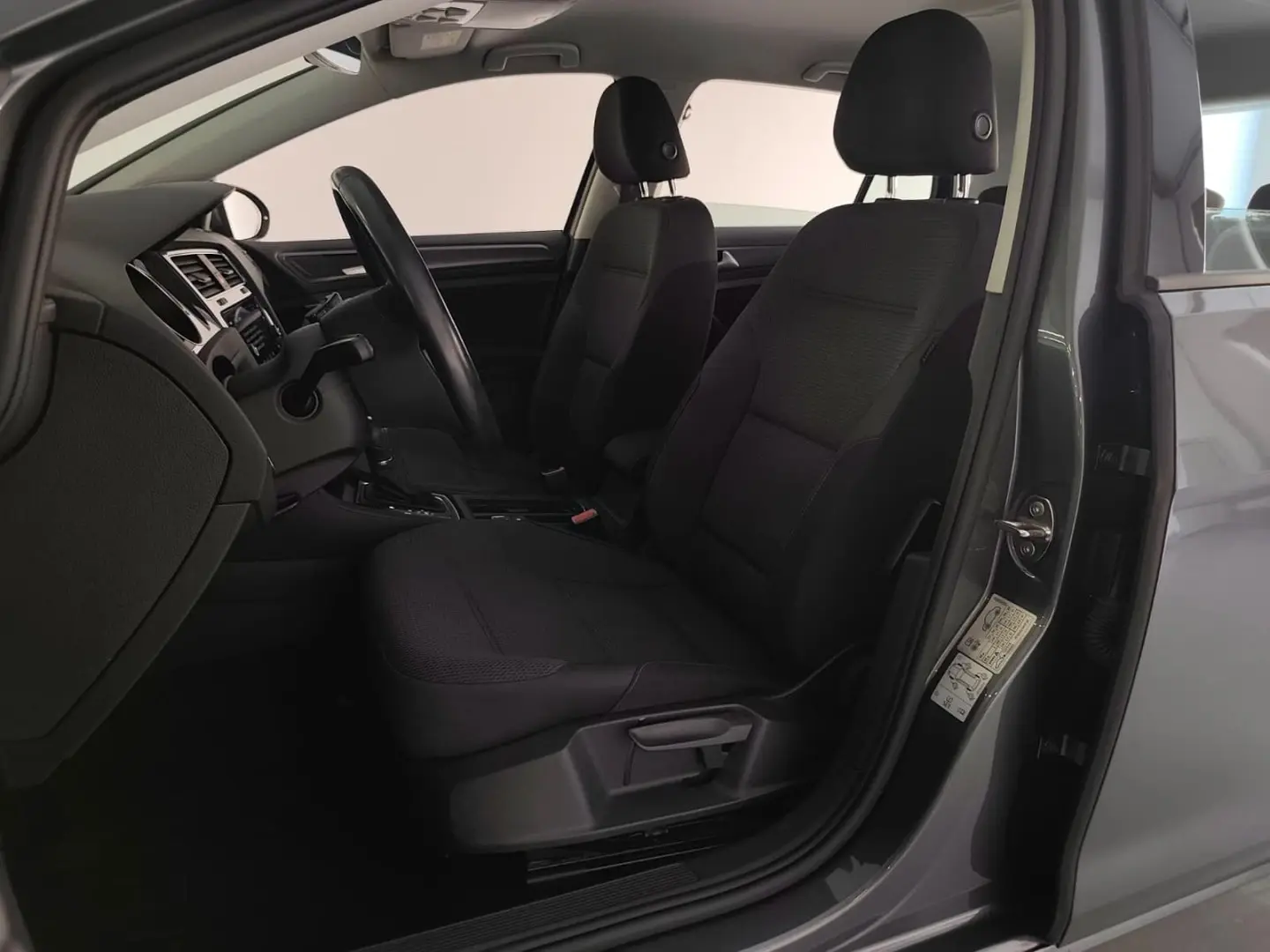 Volkswagen Golf 1.0 TSI Confortline DSG 12