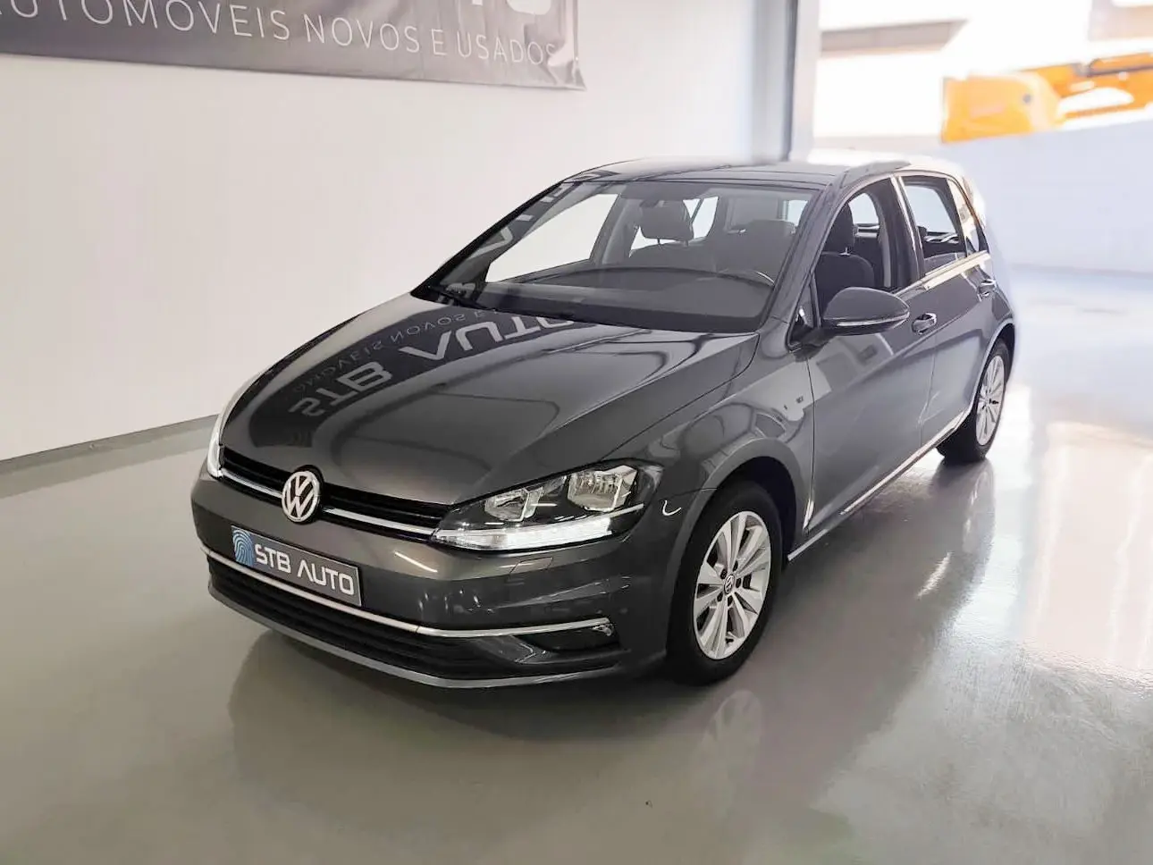 Volkswagen Golf 1.0 TSI Confortline DSG 19