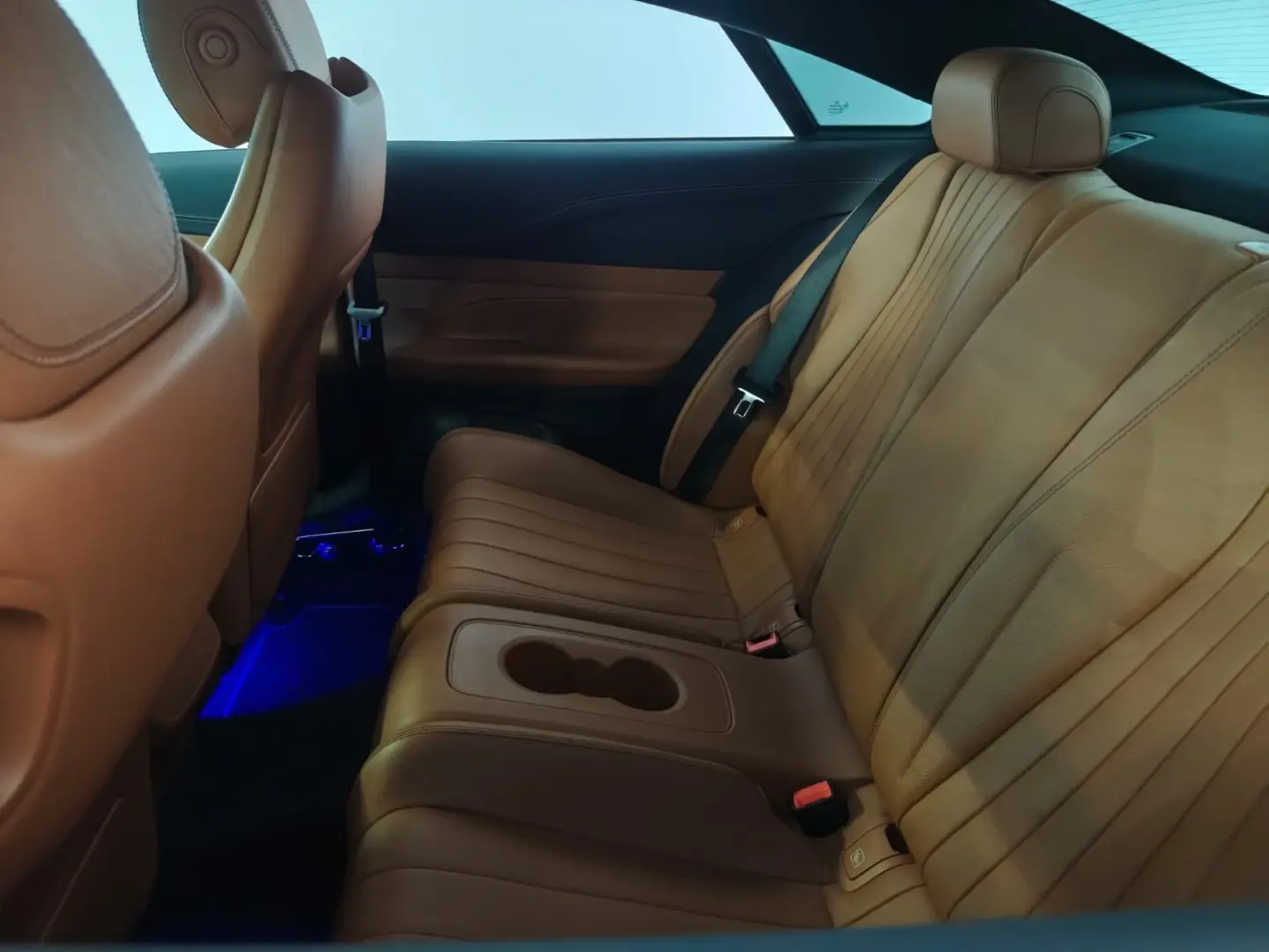 Mercedes-Benz E 220 10