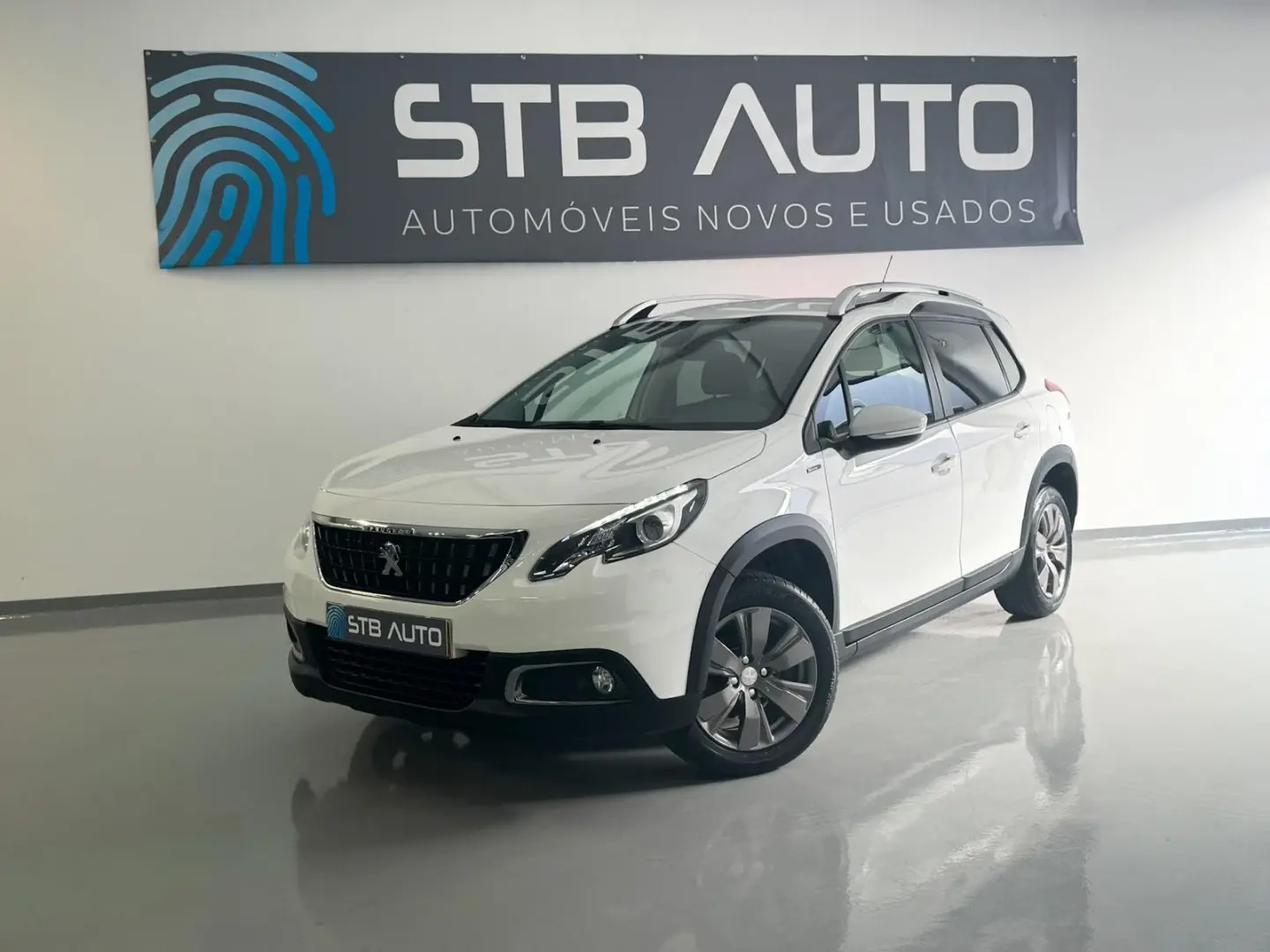 Peugeot 2008 1.2 PureTech Signature 1