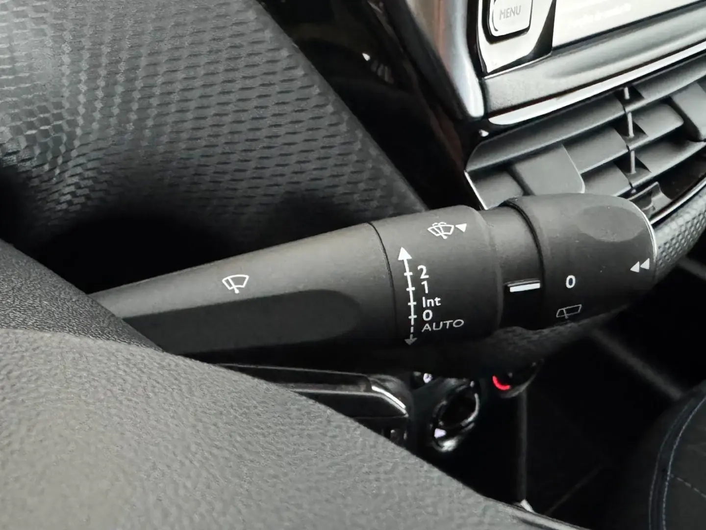 Peugeot 2008 1.2 PureTech Signature 22