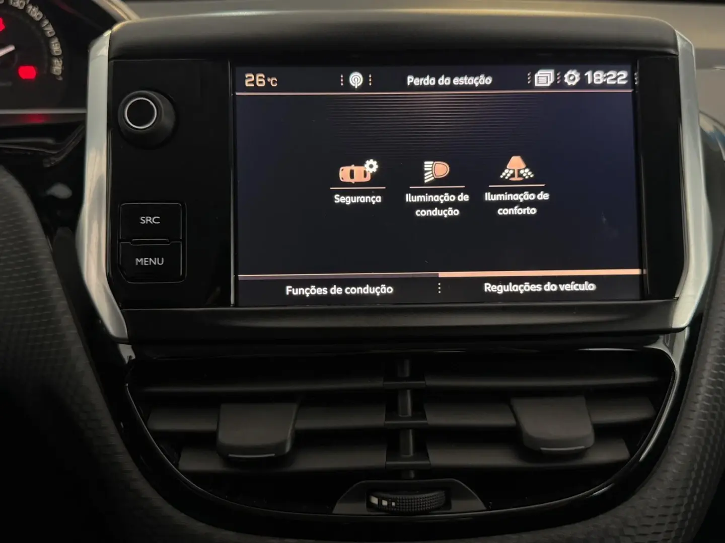 Peugeot 2008 1.2 PureTech Signature 28