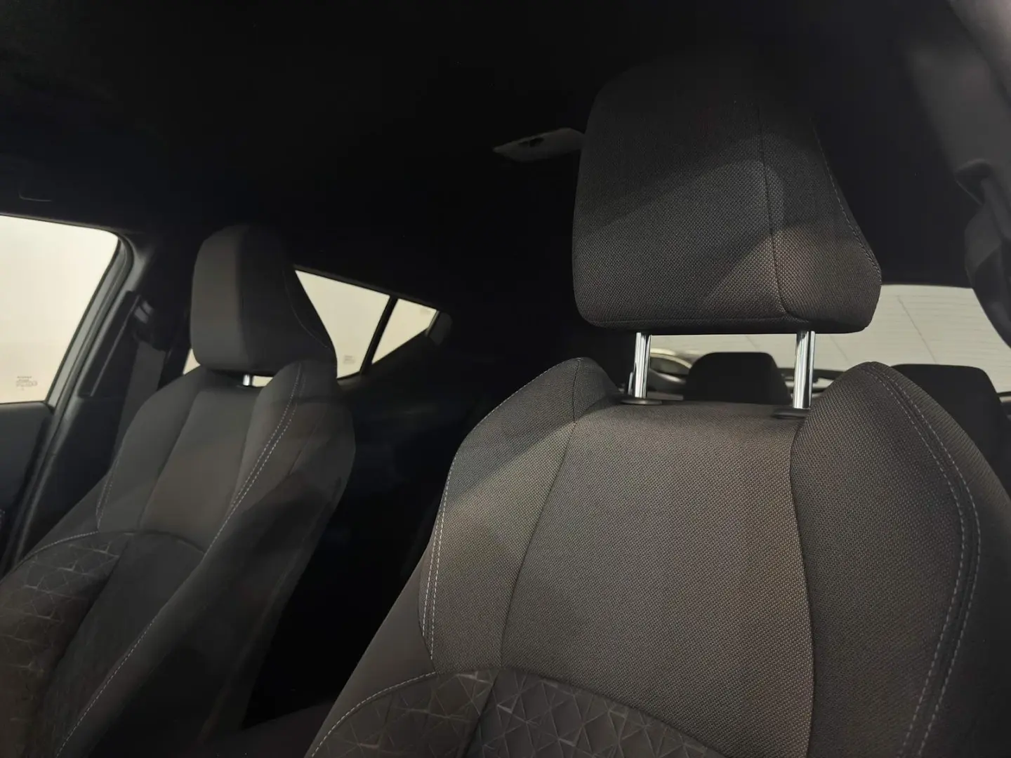 Toyota C-HR 1.8 Hybrid Comfort 6