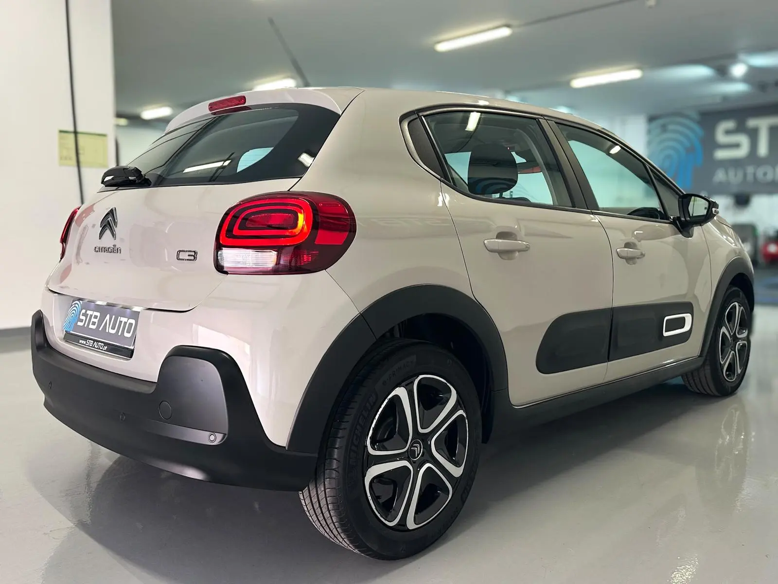 Citroen C3 Pure Tech S&S Feel 3