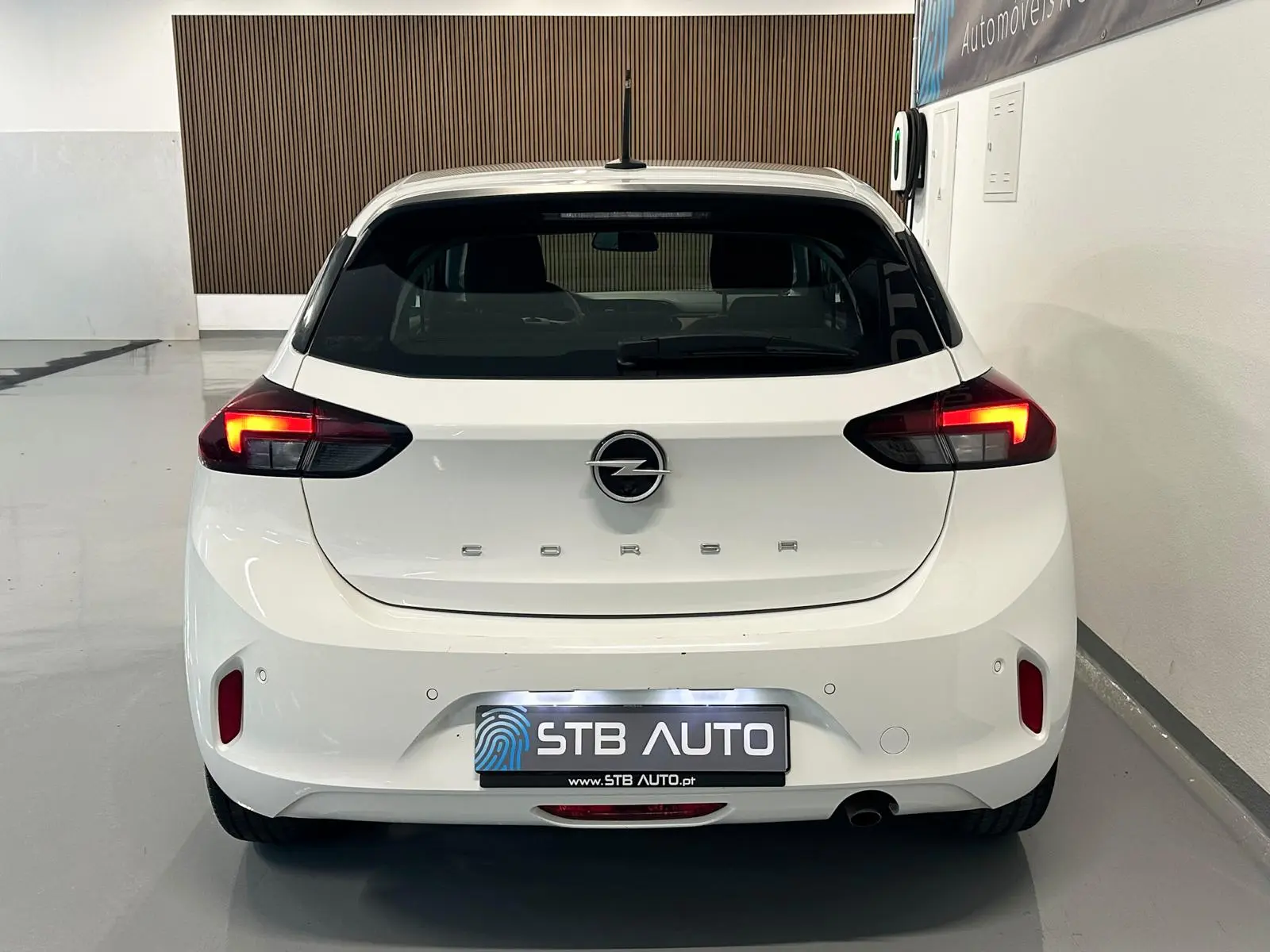 Opel Corsa 1.2 T Edition 4