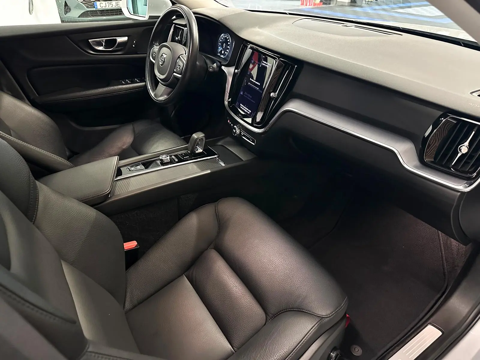 Volvo V60 B4 D Geartronic Momentum Pro 14