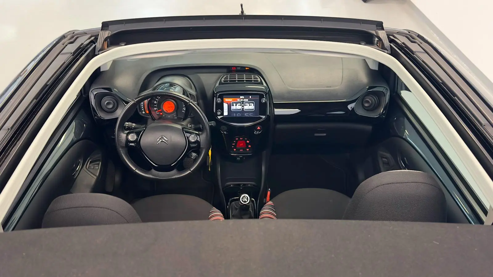 Citroen C1 Airscape 1.0 VTi Shine 11