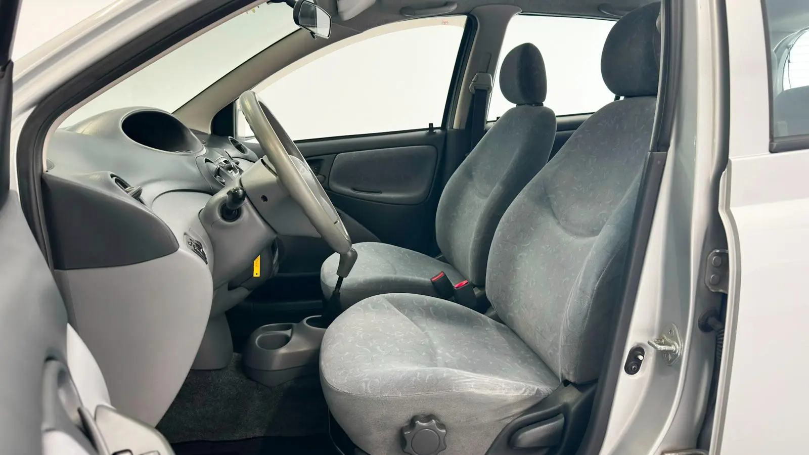 Toyota Yaris 1.0 Sol 7