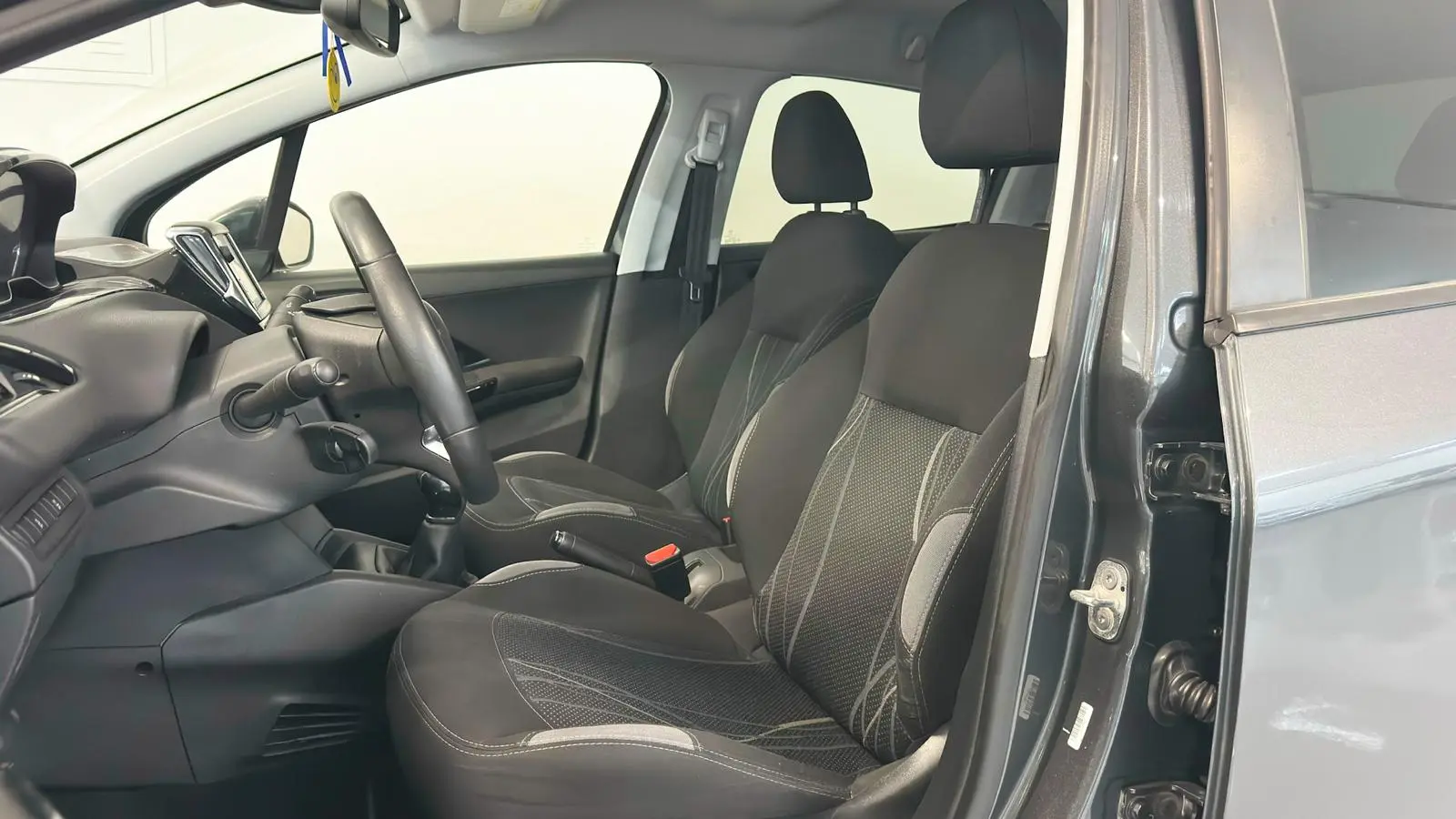 Peugeot 208 1.4 HDi Active 5