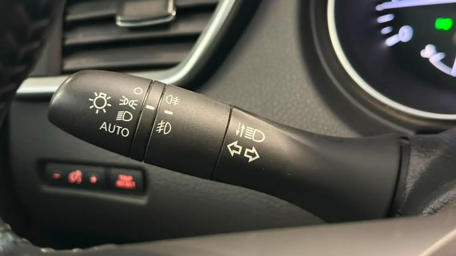 Nissan Qashqai 1.3 DIG-T N-Connecta J18 15