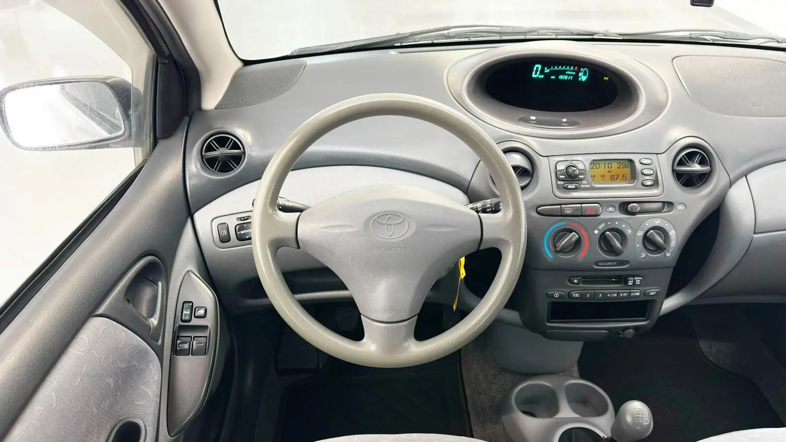 Toyota Yaris 1.0 Sol 10