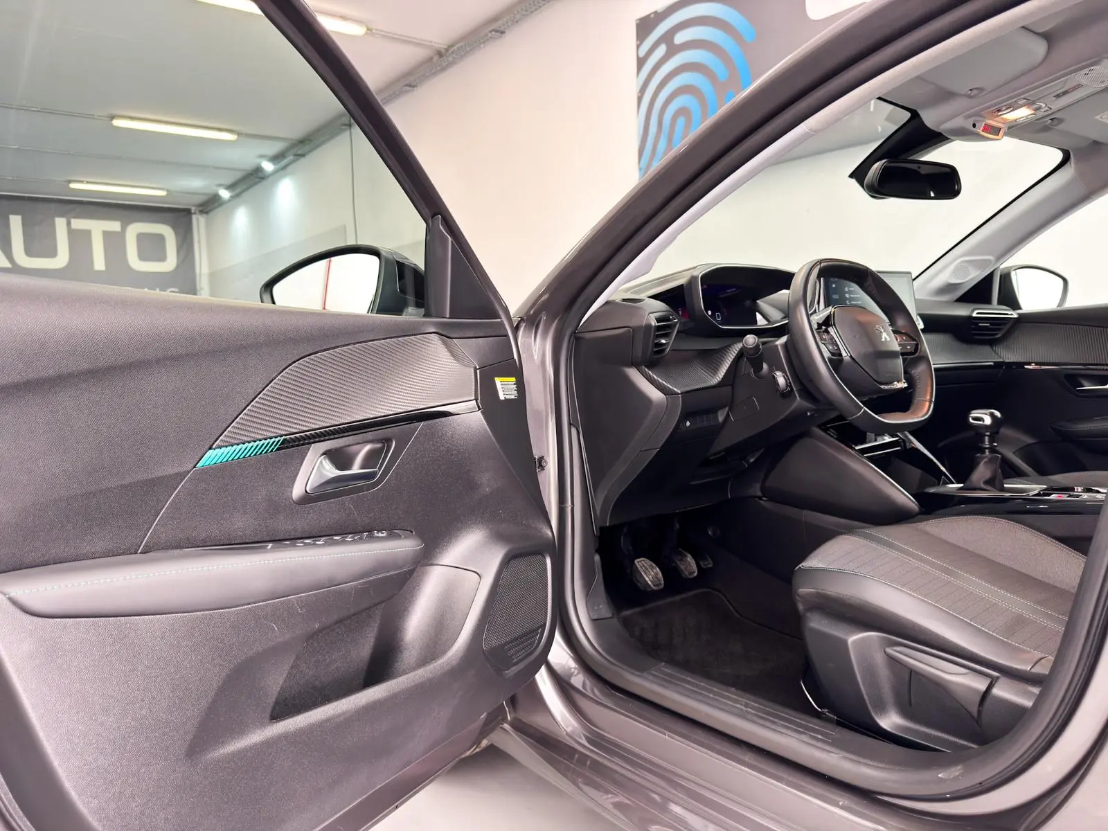 Peugeot 208 1.2 PureTech Allure Pack 6