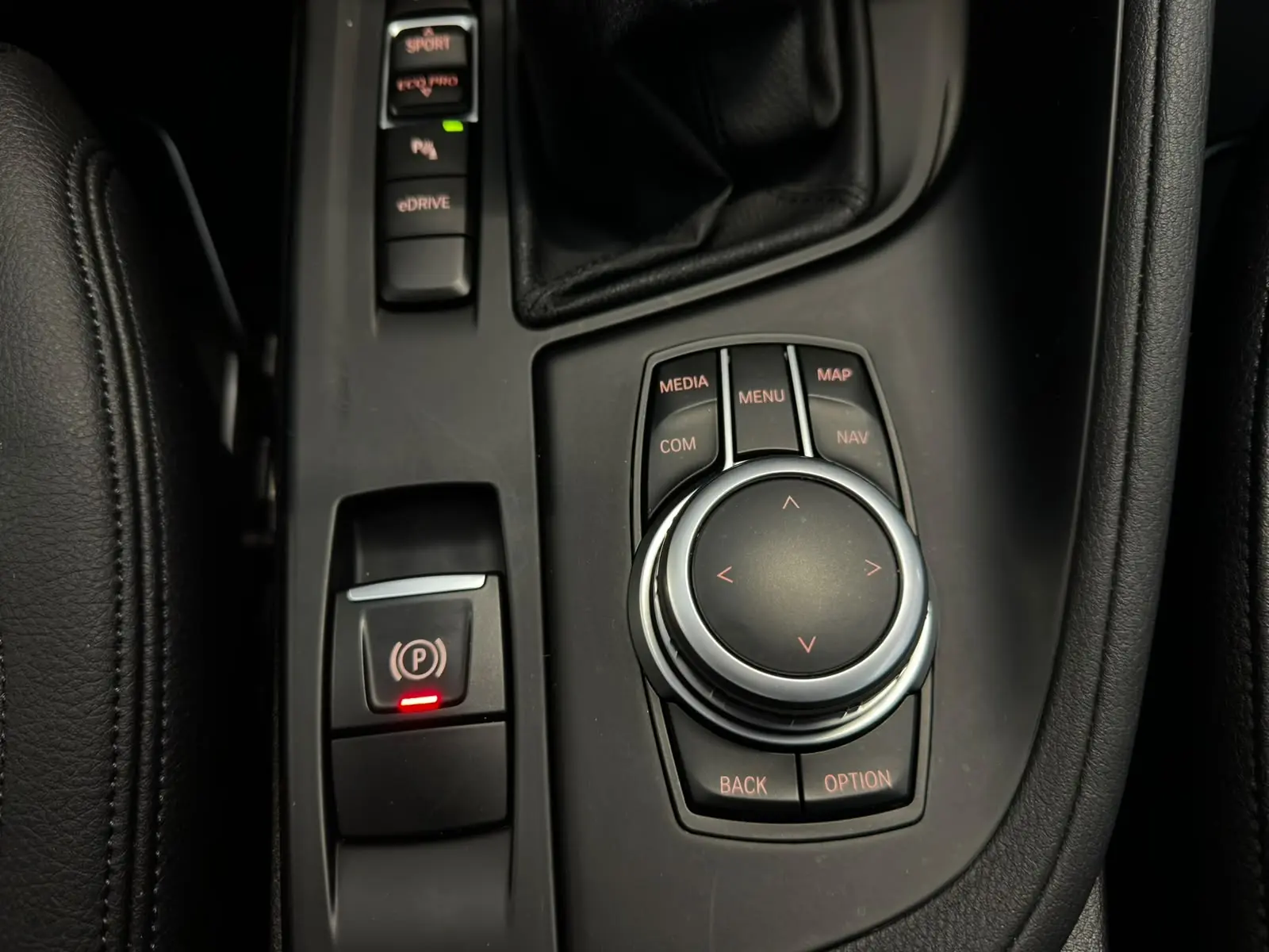 BMW X1 25 e xDrive 38
