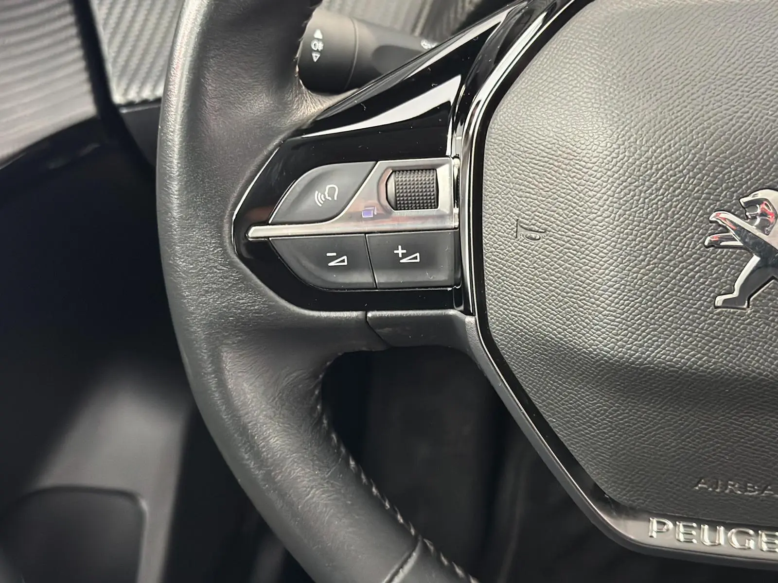 Peugeot 208 1.2 PureTech Allure Pack 11