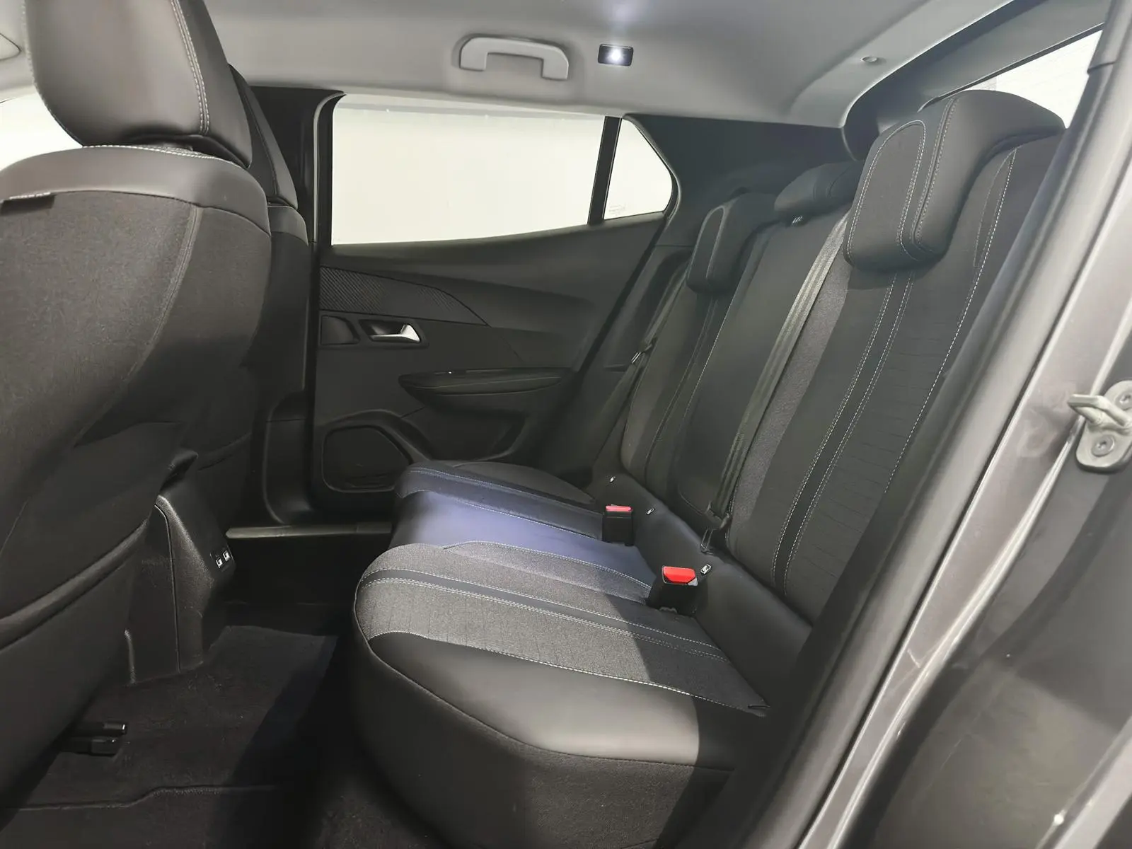 Peugeot 2008 PureTech 130 Stop&Start Allure 10