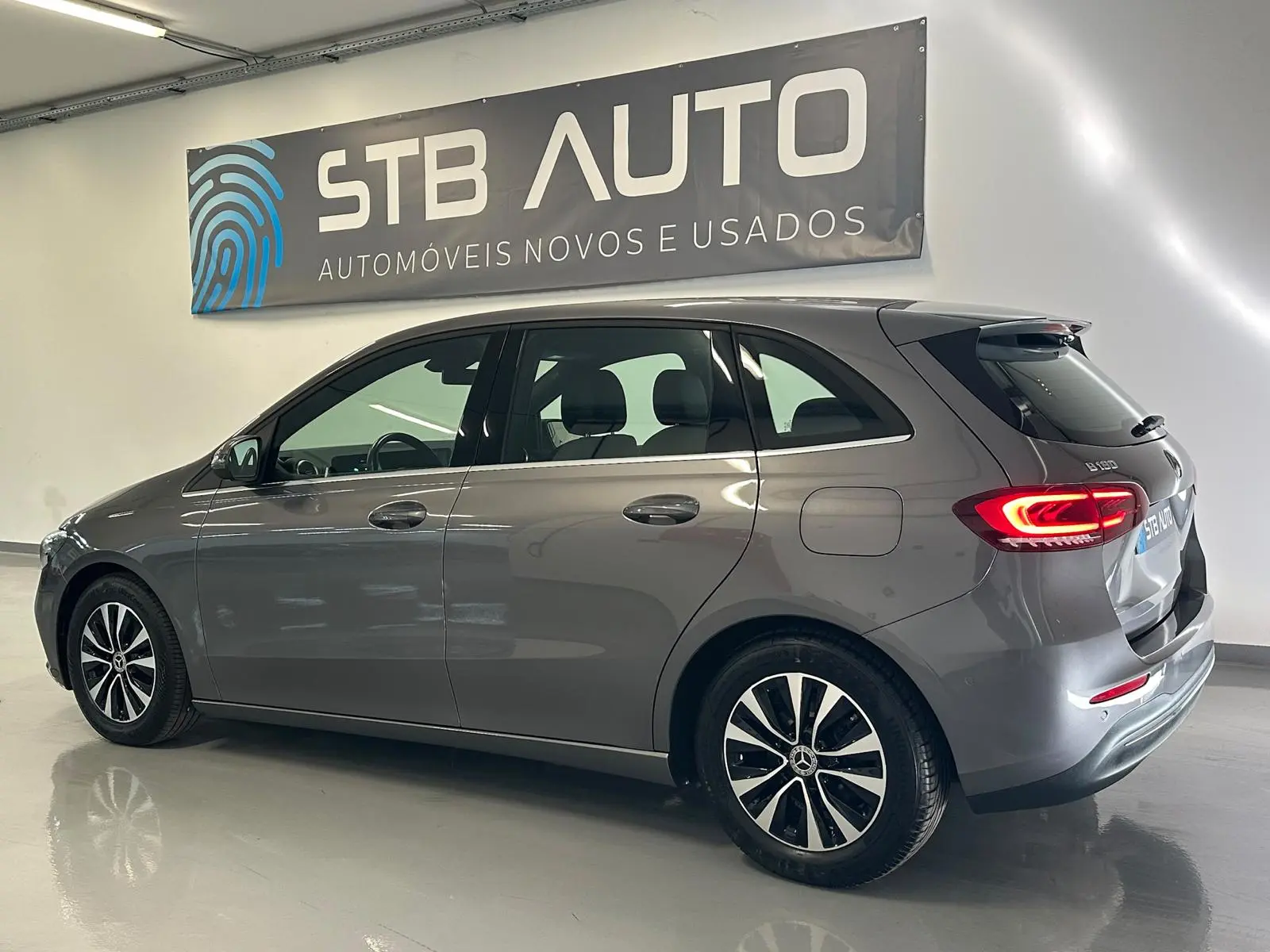 Mercedes-Benz B 180 7G-DCT Progressive 26