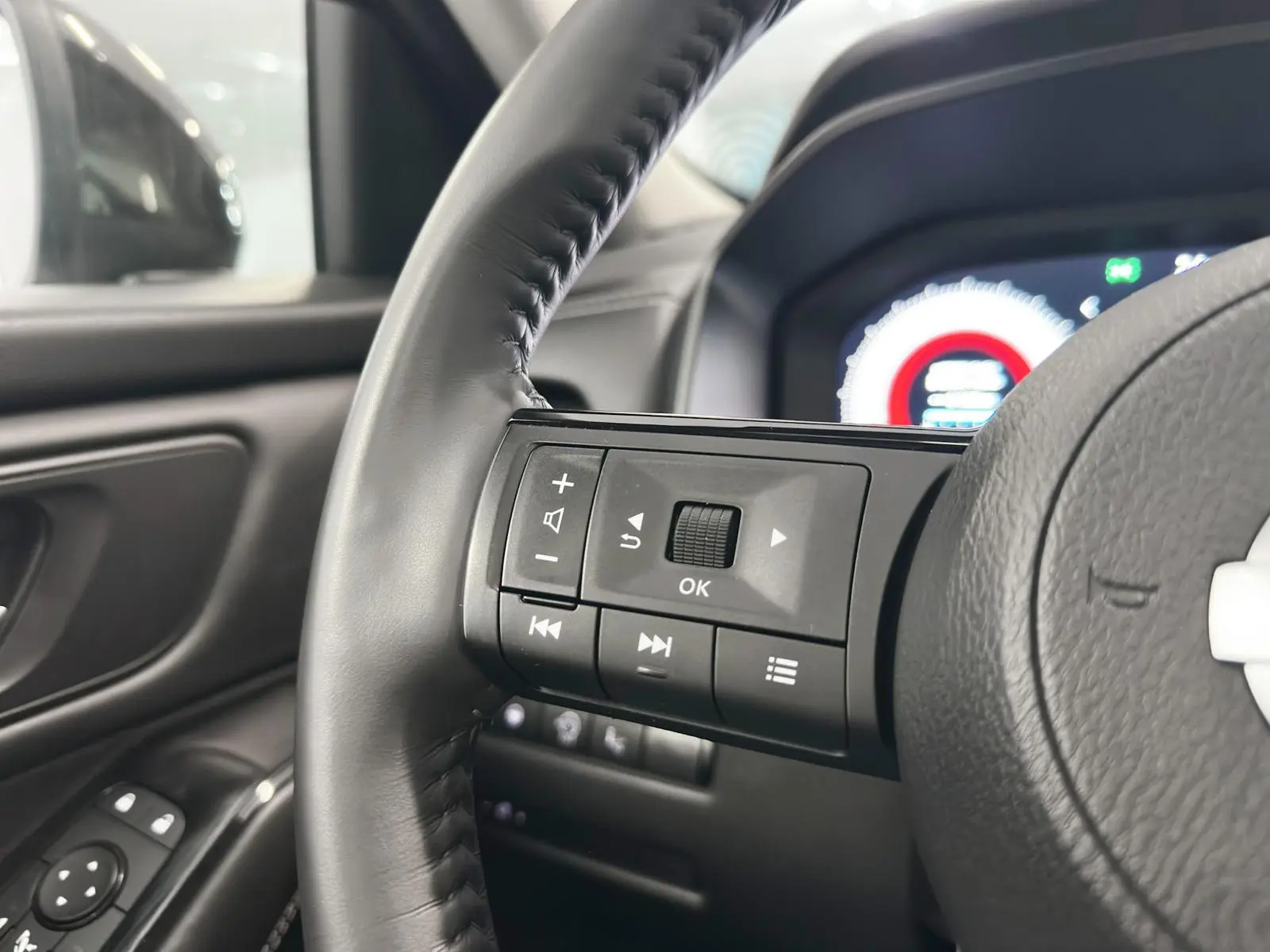 Nissan Qashqai 1.3 DIG-T MHEV Premiere Edition 24