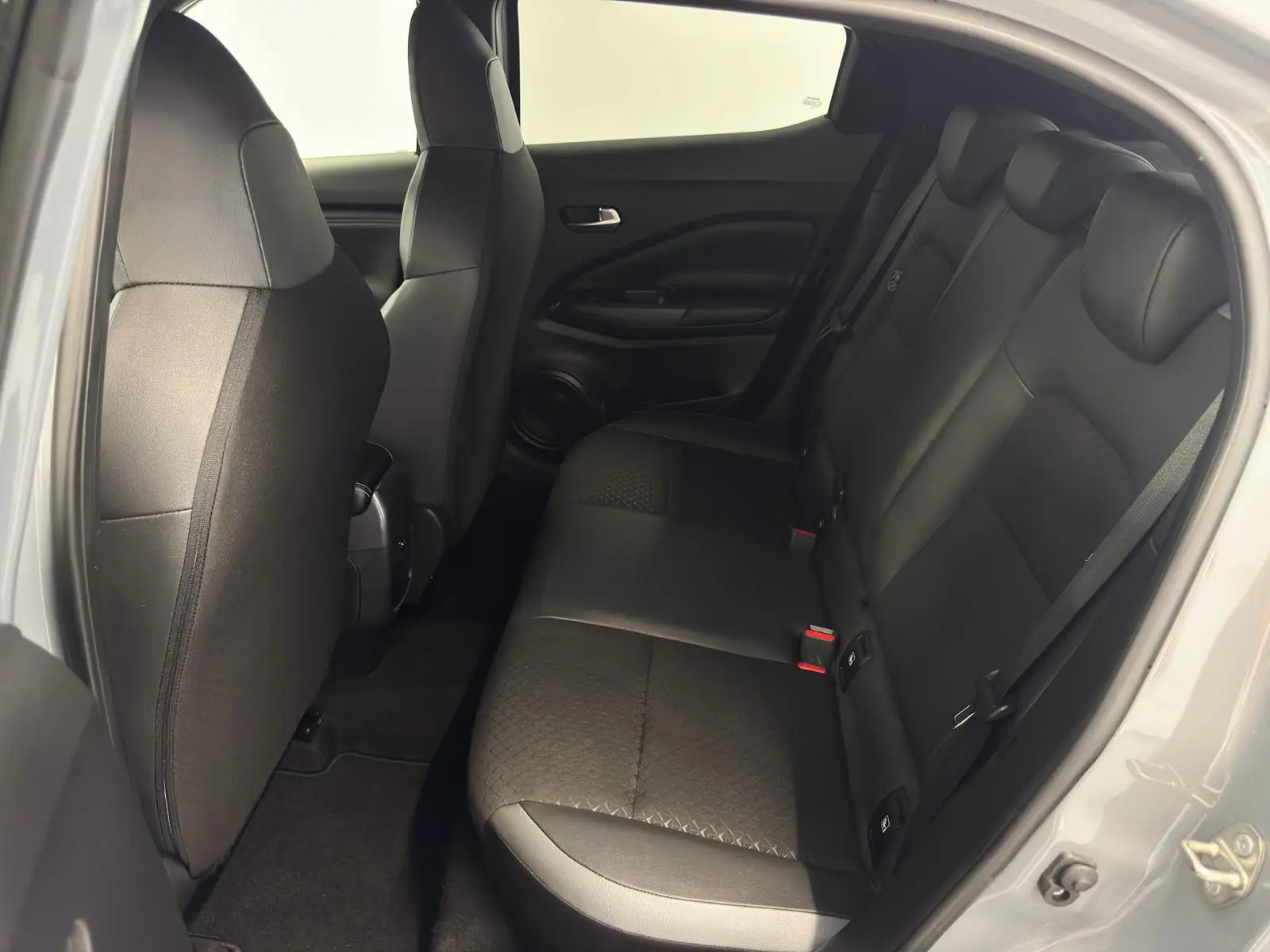 Nissan Juke 1.0 DIG-T N-Connecta DCT 11