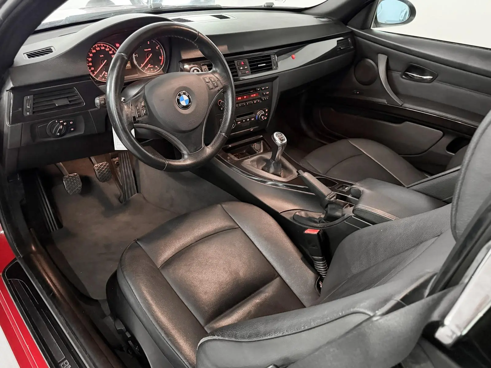 BMW 320 d Cabrio Intense 10