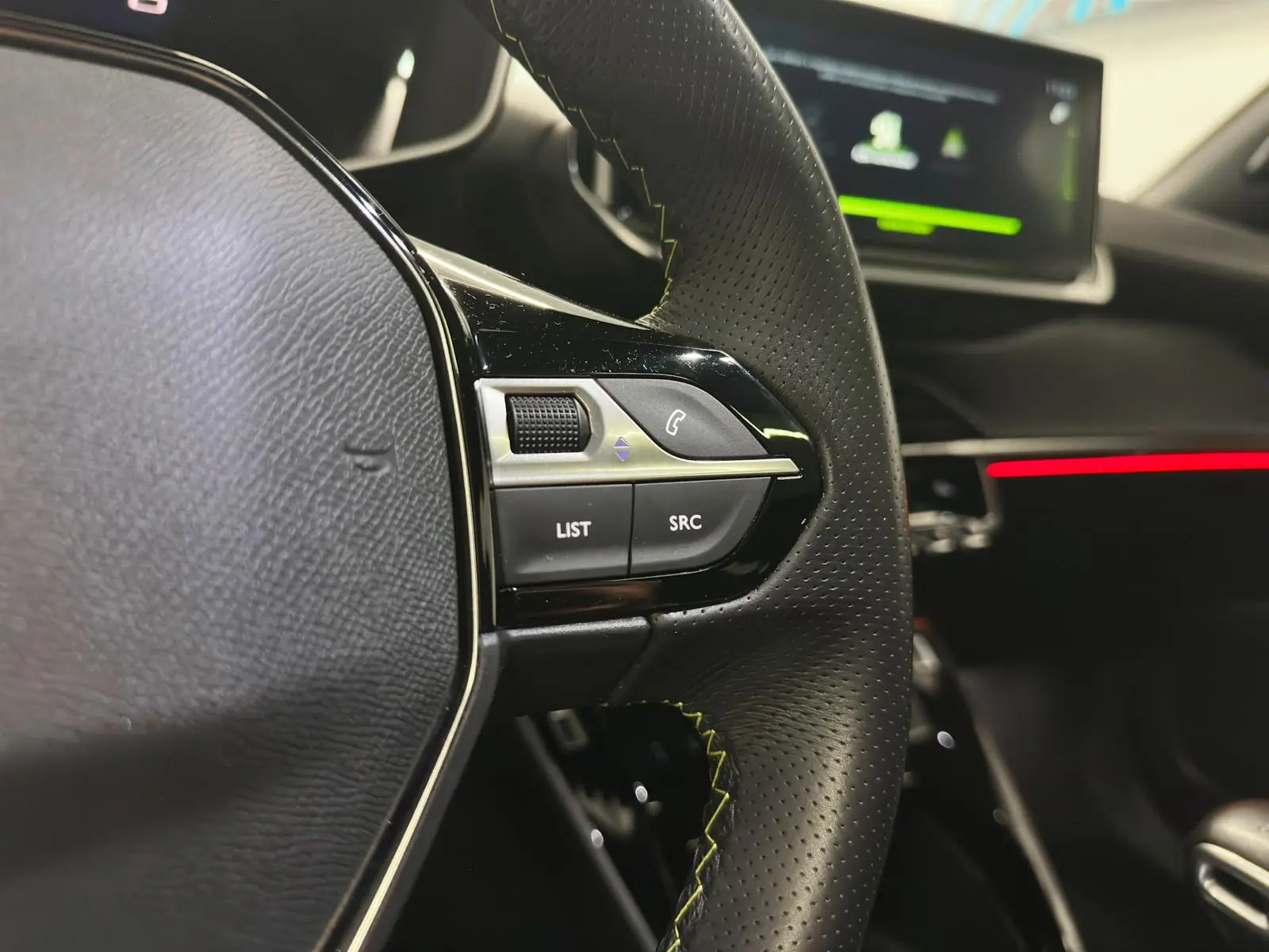 Peugeot 2008 1.2 PureTech GT Line 26