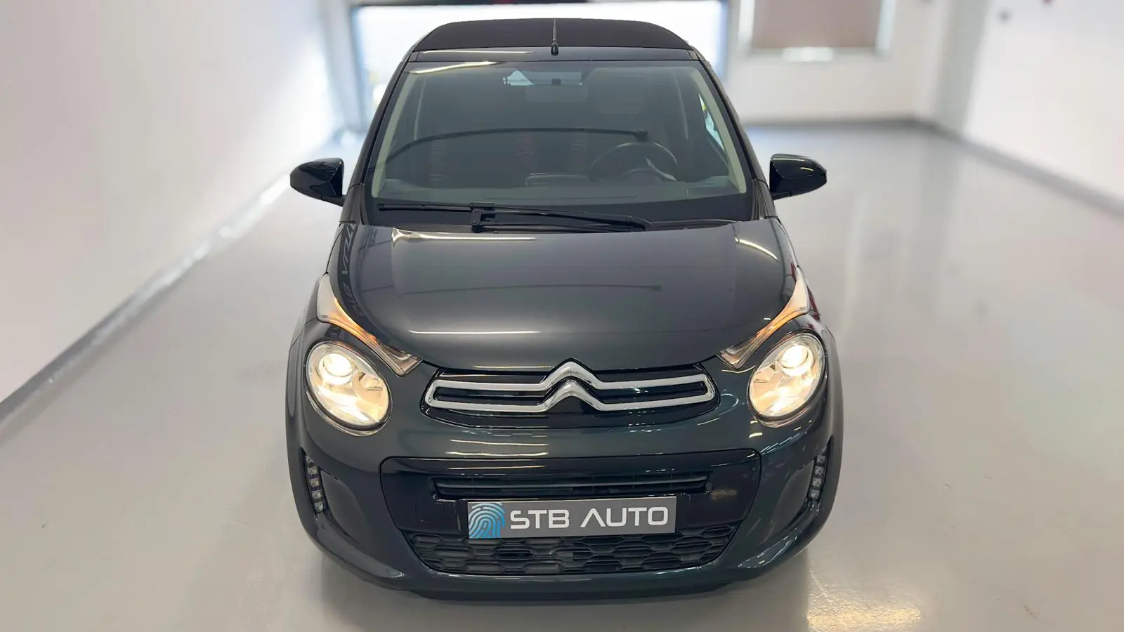 Citroen C1 Airscape 1.0 VTi Shine 4